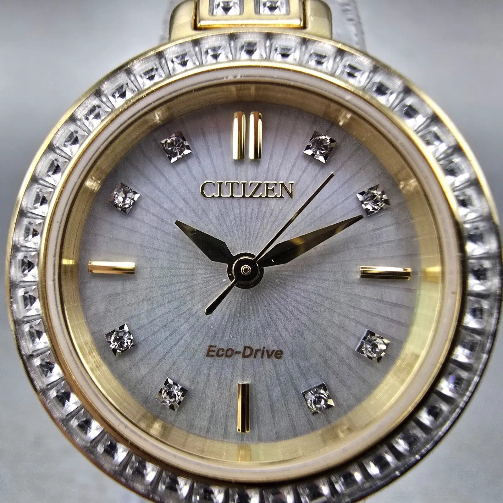 Citizen Eco-Drive Watch Women 25mm MOP Dial Gold Tone Round E031-S122694 Runs HM1