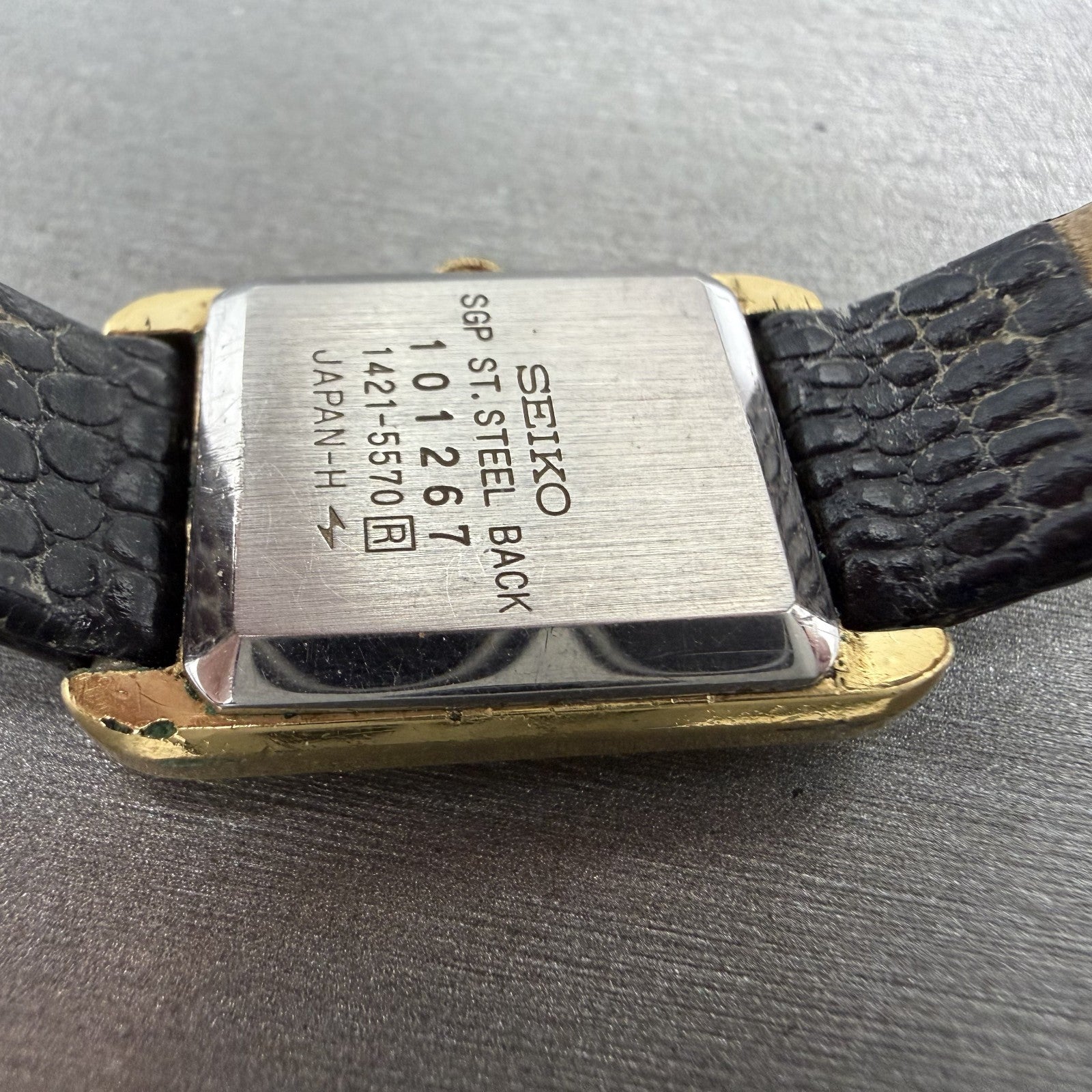 Seiko Tank Watch Women 18mm Champagne Dial Gold Tone Rectangle 14215570 New Bat9