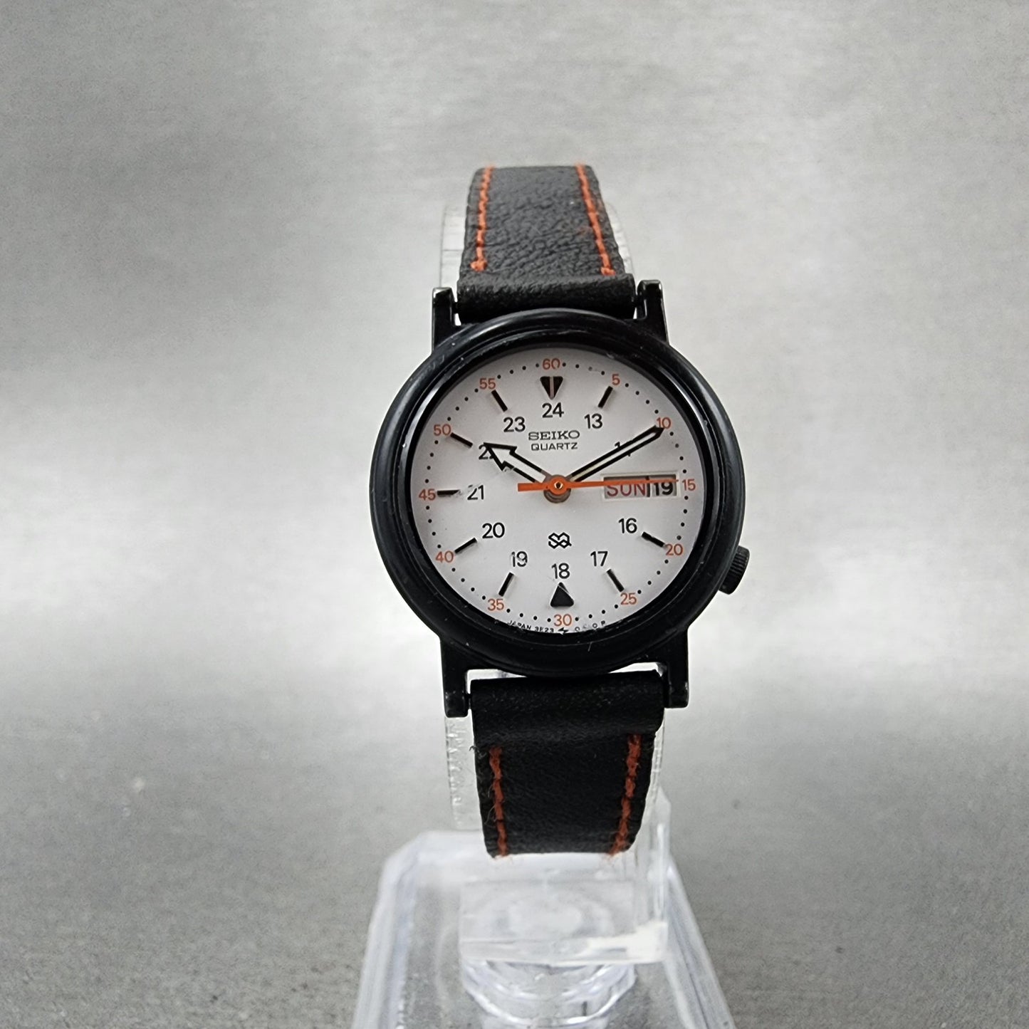 Seiko SQ Watch Women 24mm White Dial Black Tone Daydate Round 3E230A50 New Batt6