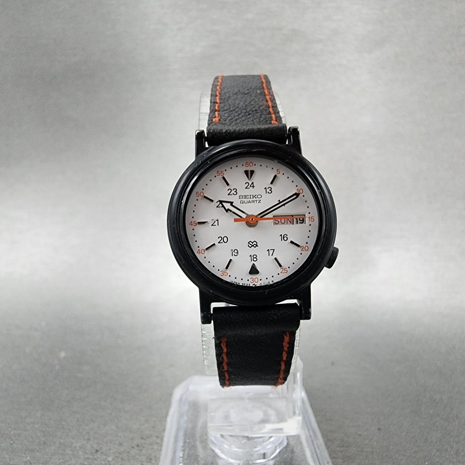 Seiko SQ Watch Women 24mm White Dial Black Tone Daydate Round 3E230A50 New Batt6