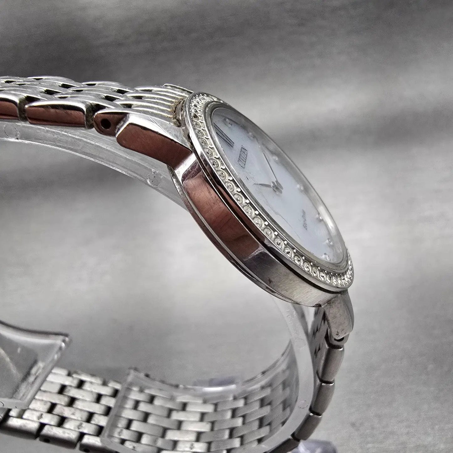 Citizen Eco-Drive Watch Women 30mm White Dial Silver Gemmed B023-R014676 Works3