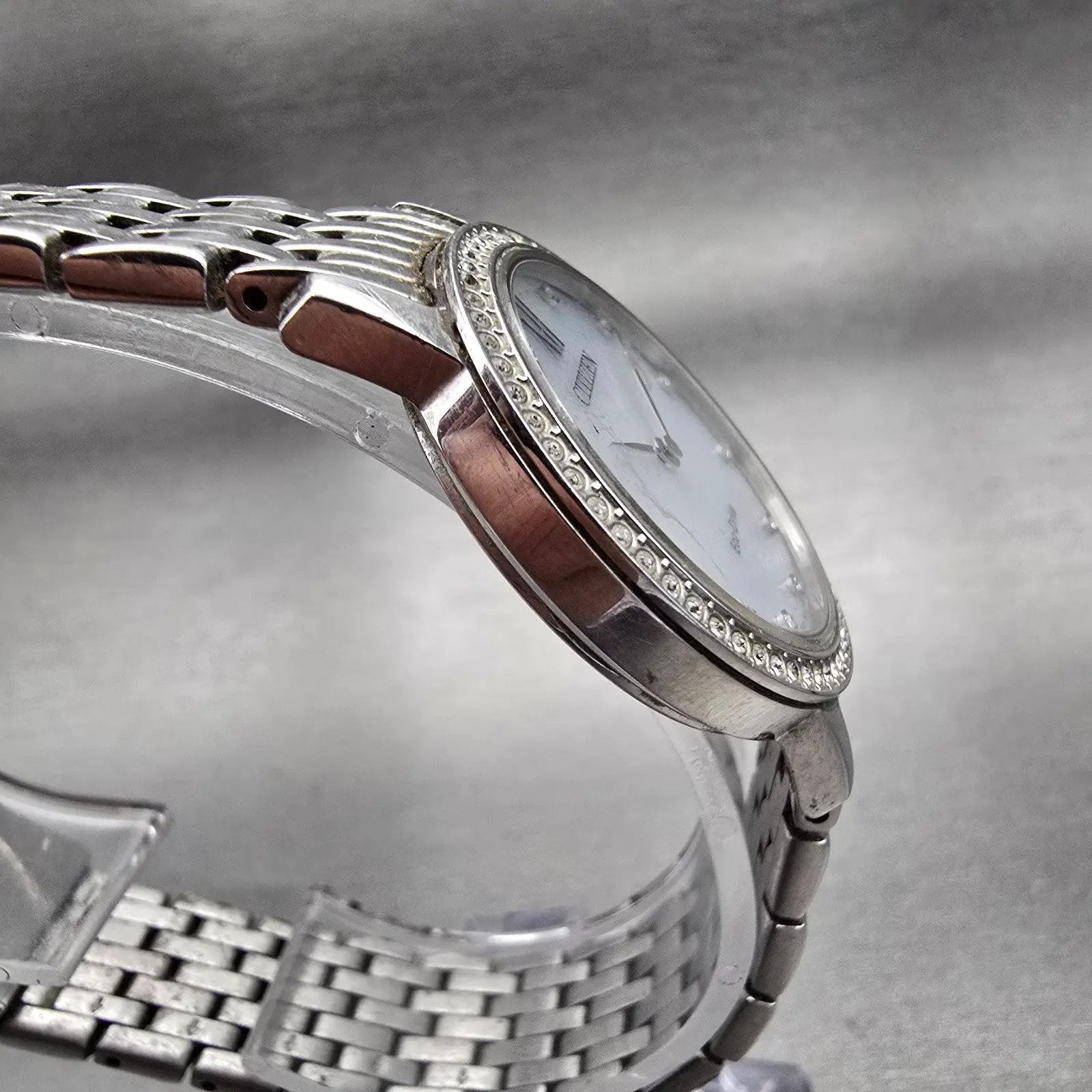 Citizen Eco-Drive Watch Women 30mm White Dial Silver Gemmed B023-R014676 Works3