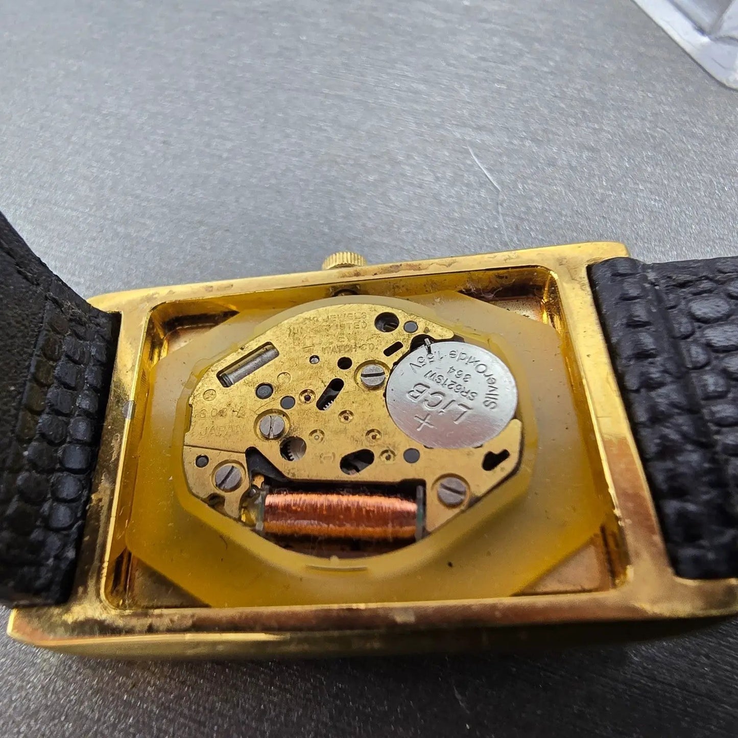 Citizen CQ Tank Watch Men 23mm Black Dial Gold Tone Rectangle 6031 PARTS Vintage10