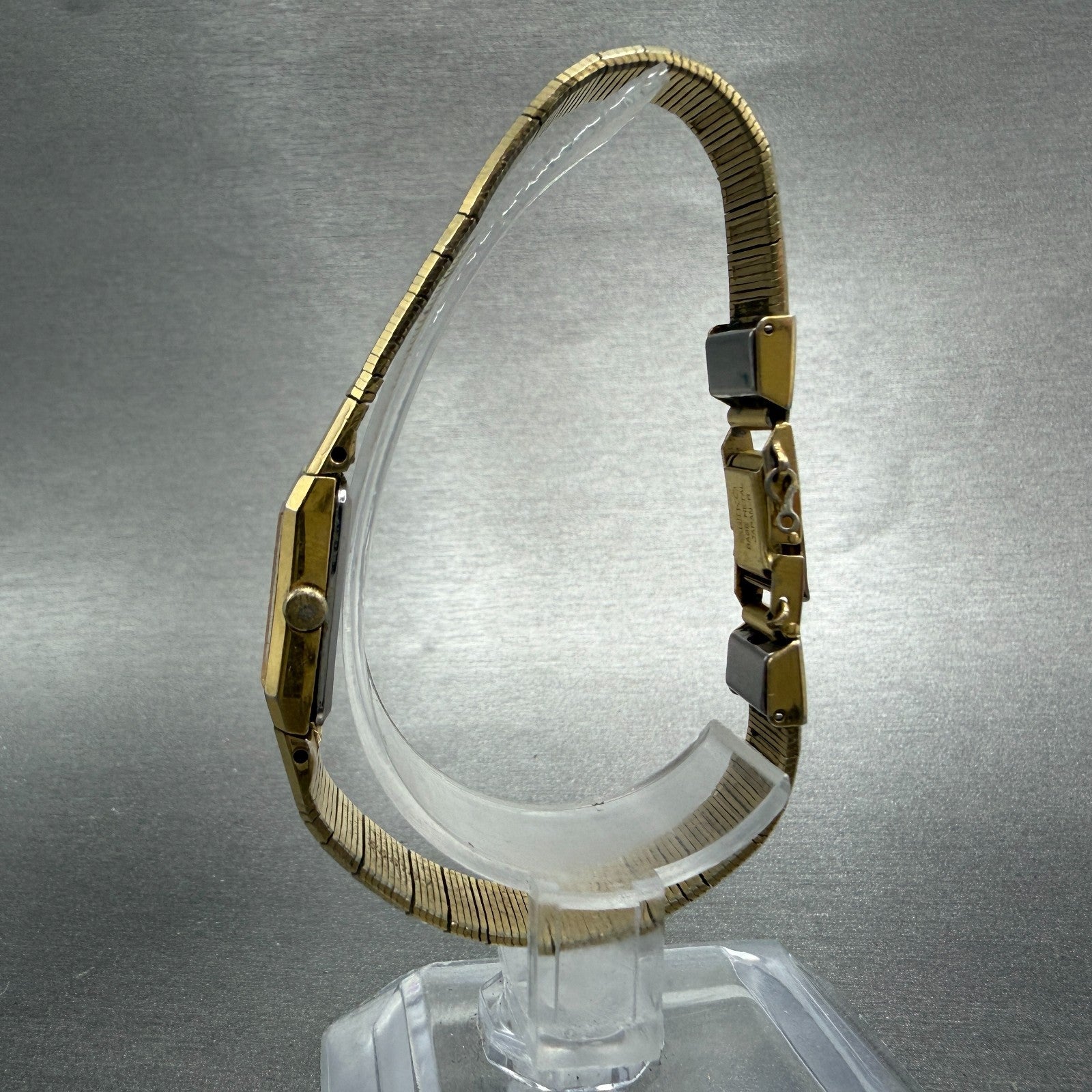 Seiko Tank Watch Women 12mm Champagne Dial Gold Tone 2e20-6259 New Battery 3216