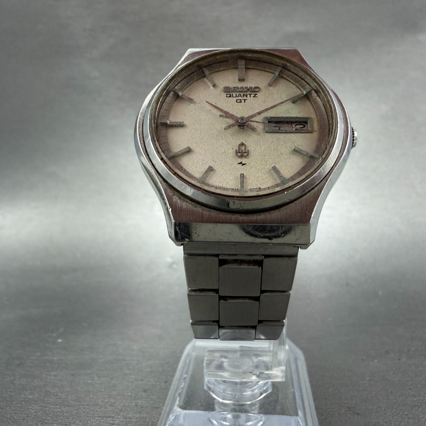 Seiko QT Watch Men 36mm Silver Dial Silver Tone Daydate 0823-8000 New Battery5