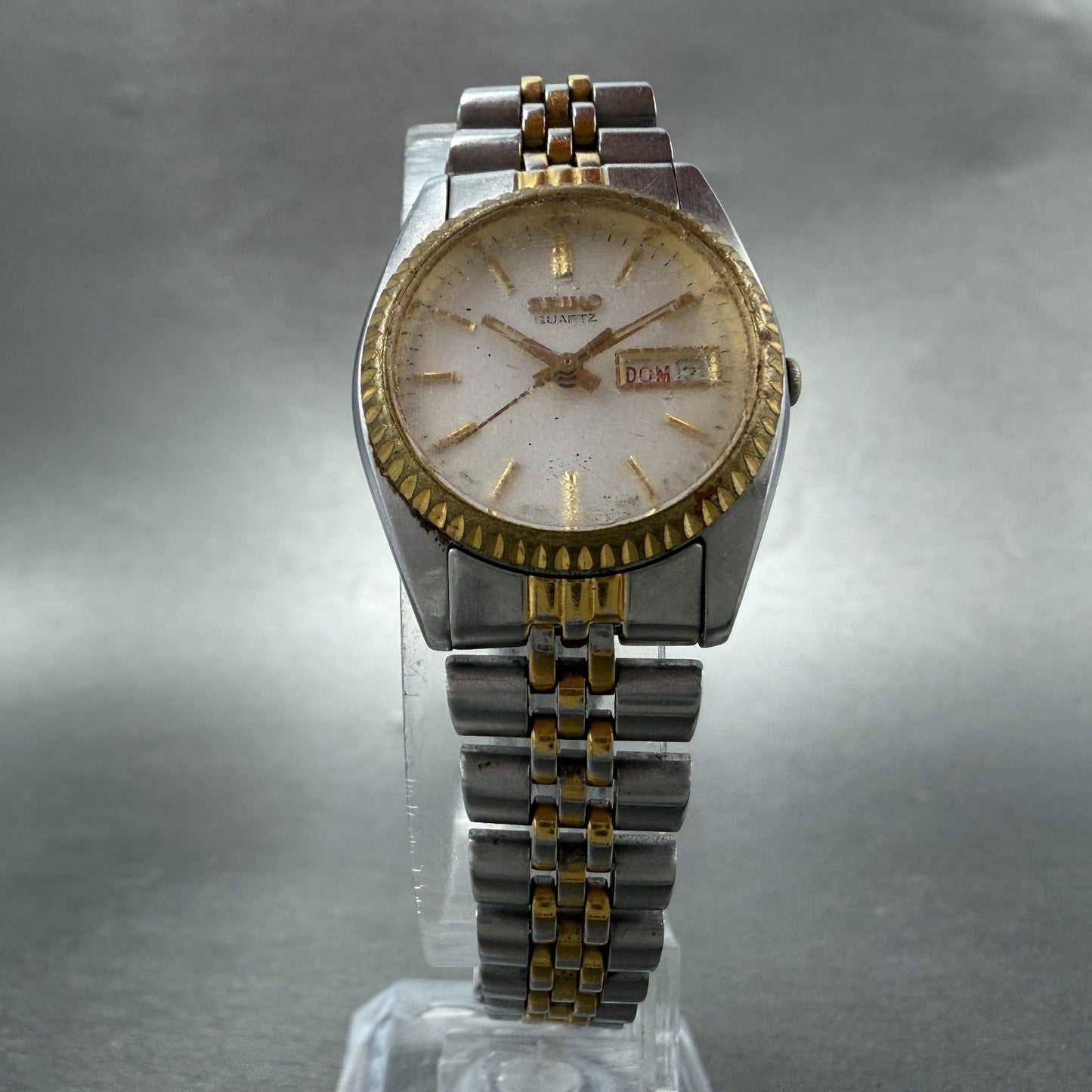 Seiko Watch Women 25mm White Dial Two Tone Daydate Round 7n83-0041 New Batt FXW25