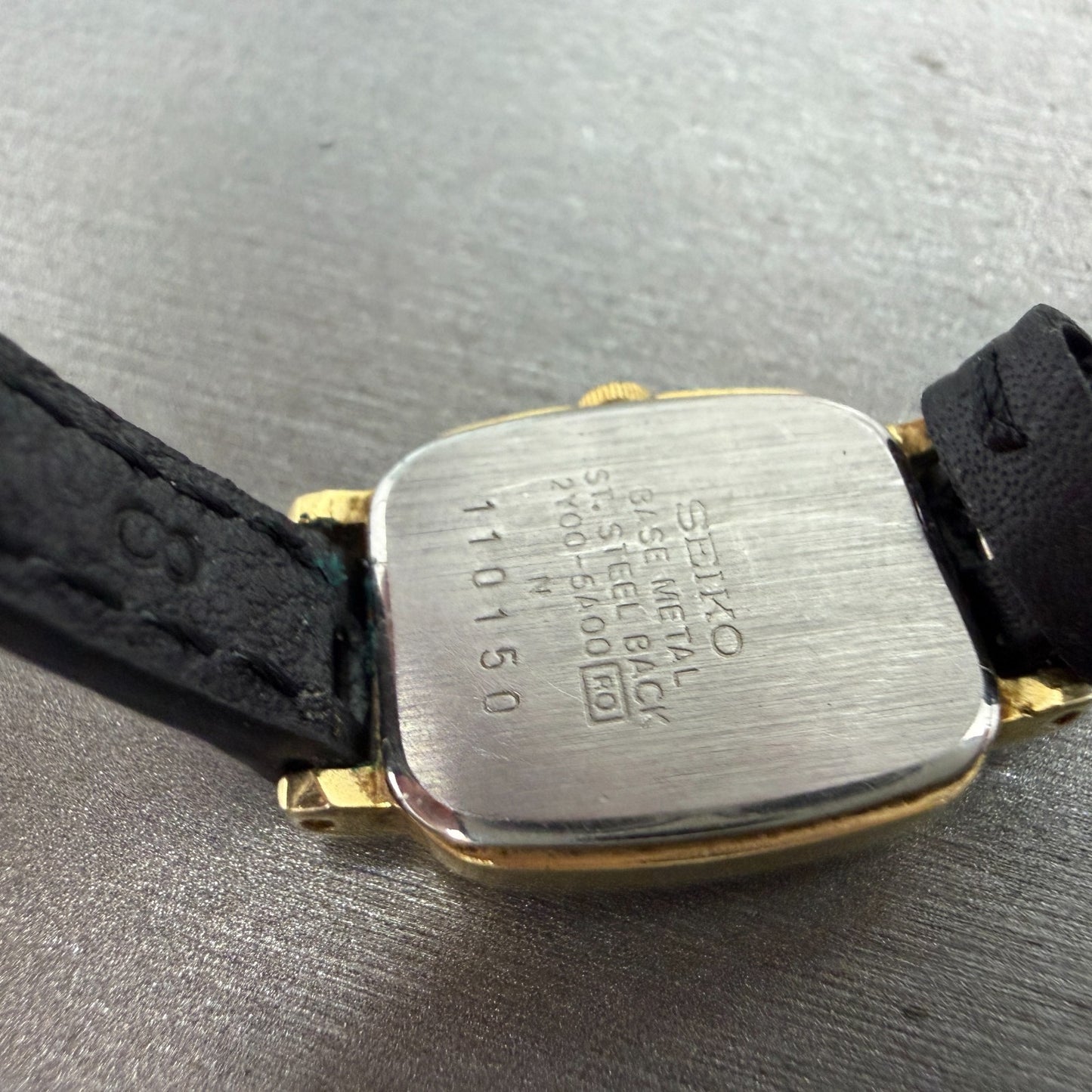 Seiko Watch Women 17mm White Dial Gold Tone Rectangle 2Y00-5A00 New Battery9