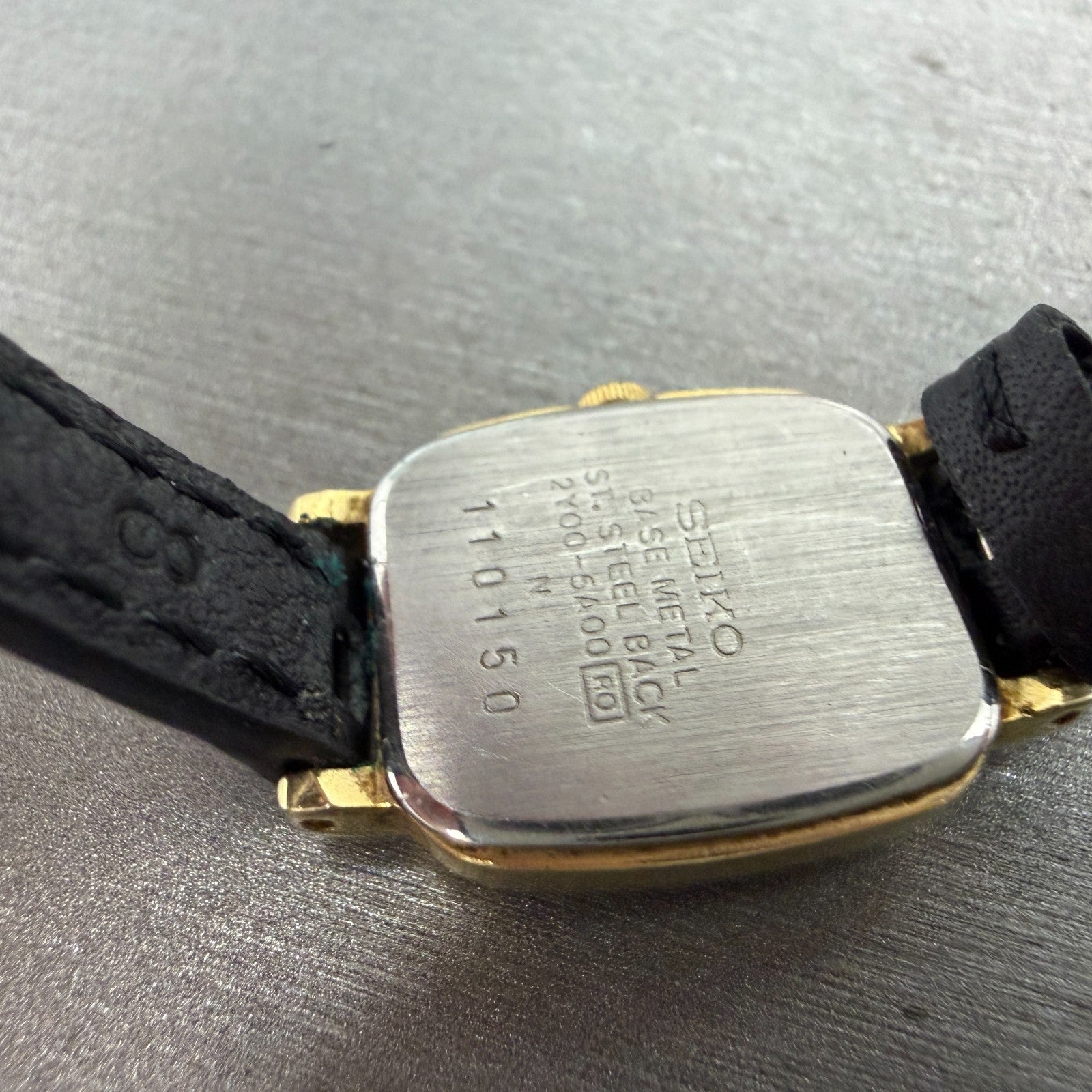 Seiko Watch Women 17mm White Dial Gold Tone Rectangle 2Y00-5A00 New Battery9