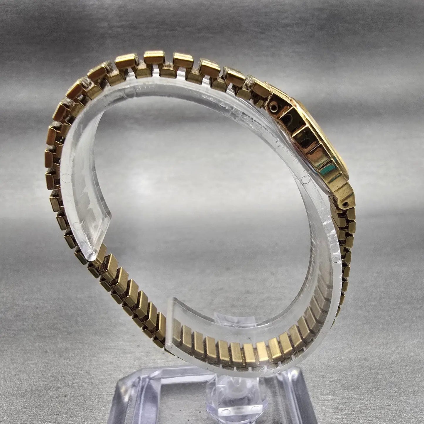 Citizen Watch Women 17mm Champagne Dial Gold Tone Oval 5920-S96494 New Battery8