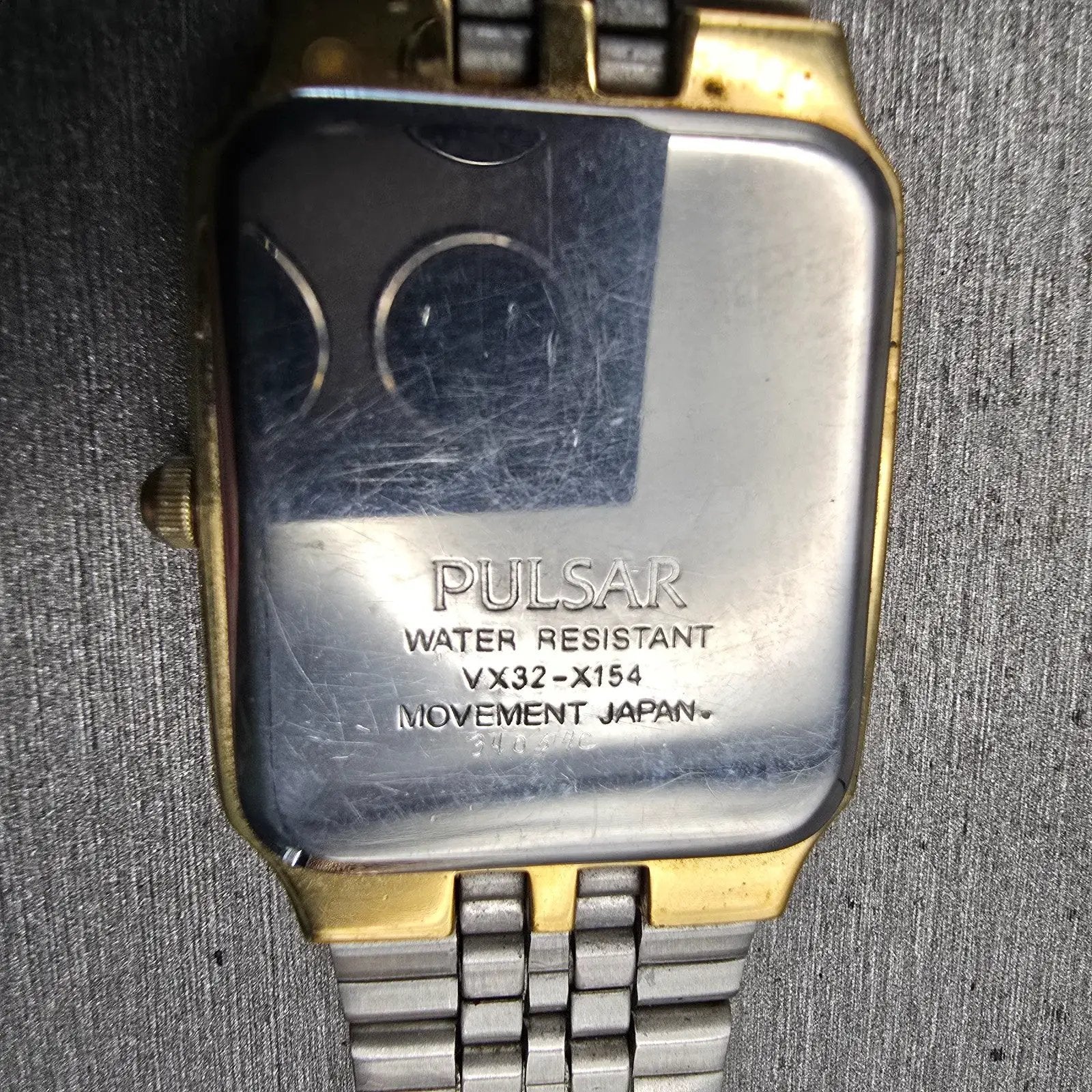 Seiko Pulsar Watch Men 27mm White Dial Gold Tone Date VX32-X154 New Battery VTG10