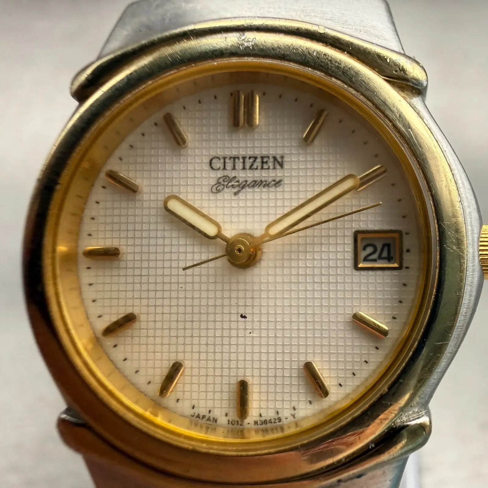 Citizen Elegance Watch Women 24mm White Dial Two Tone Date Round New Battery1