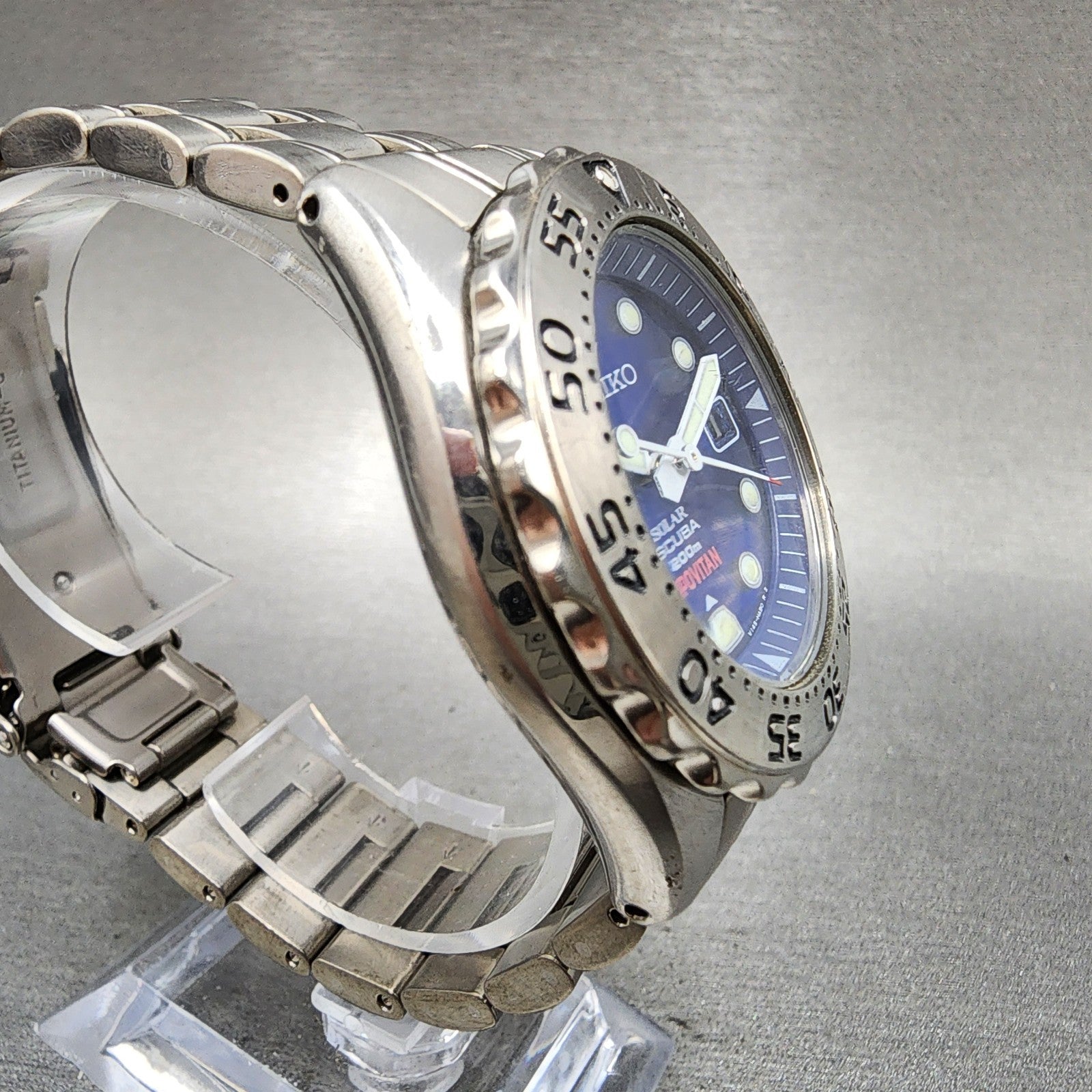 Seiko Prospex Diver Watch Men 41mm Blue Dial Titanium Date Solar V1450AH0 Runs4