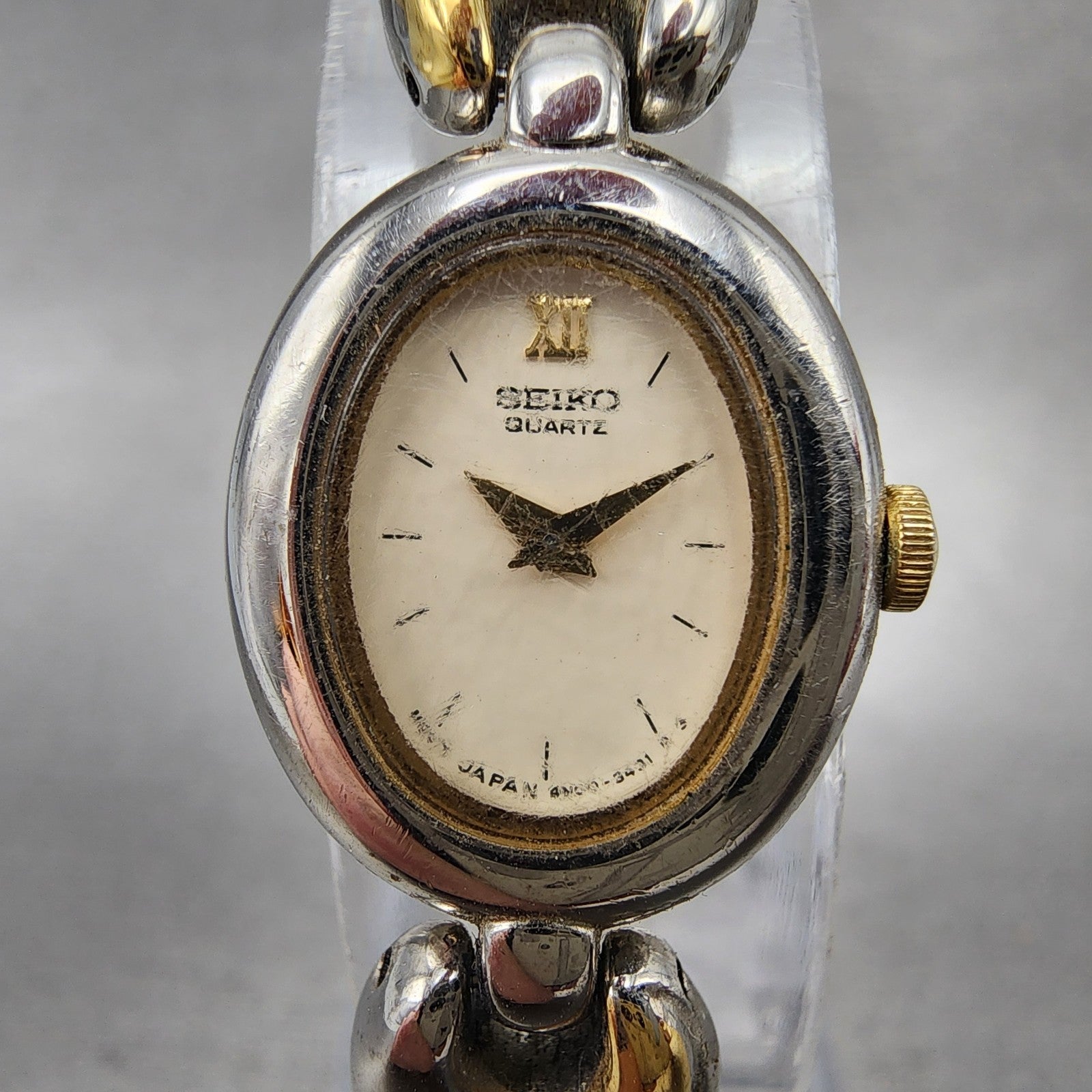 Seiko Watch Women 17mm Cream Dial Two Tone Oval Vintage 4N00F130 New Battery1
