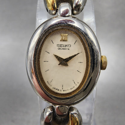 Seiko Watch Women 17mm Cream Dial Two Tone Oval Vintage 4N00F130 New Battery1