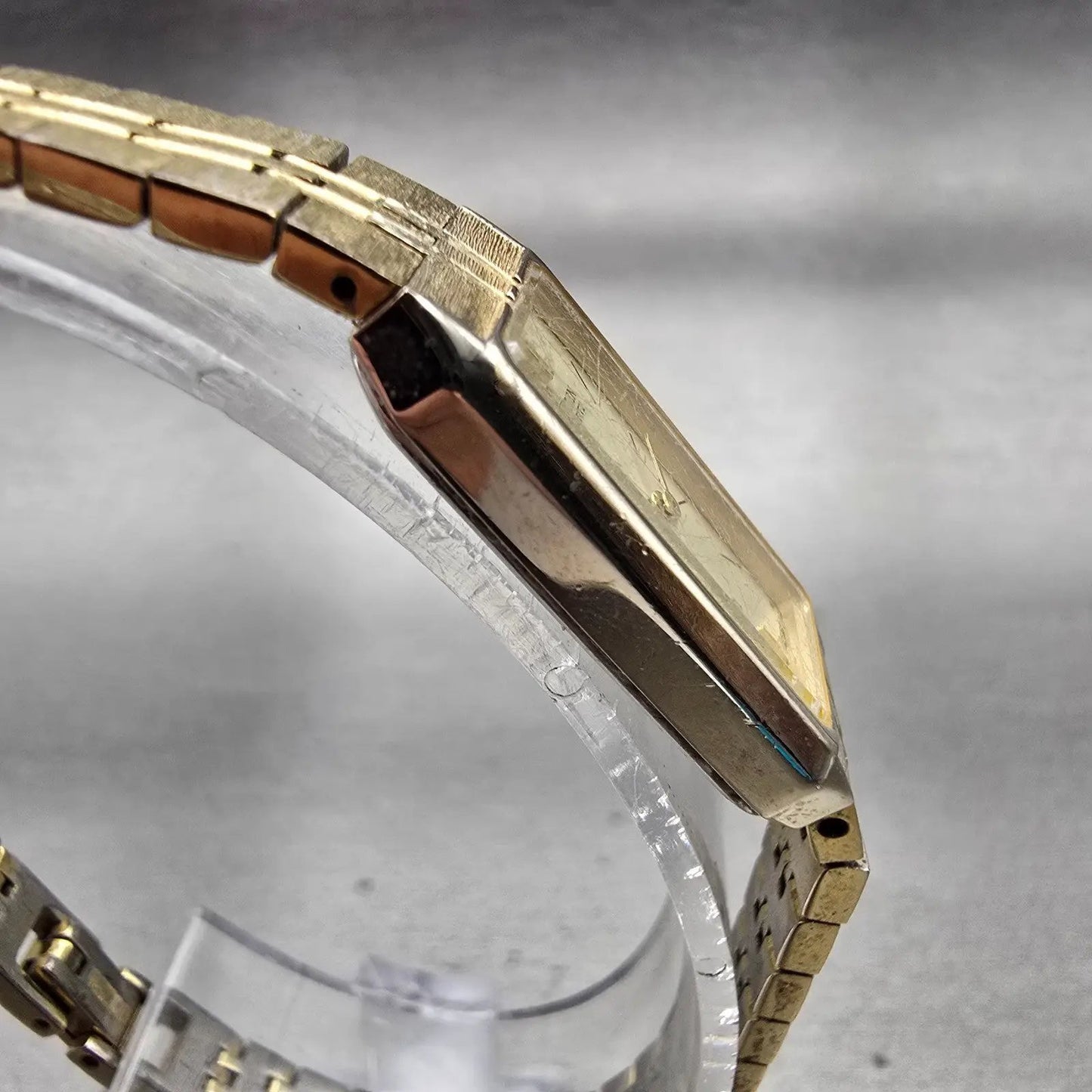 Citizen CQ Watch Women 13mm Champagne Dial Gold Tone 5421-S18523 New Battery VTG3