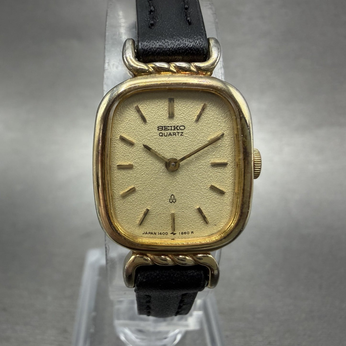 Seiko Tank Watch Women 17mm Champagne Dial Gold Tone 14006050 New Battery0