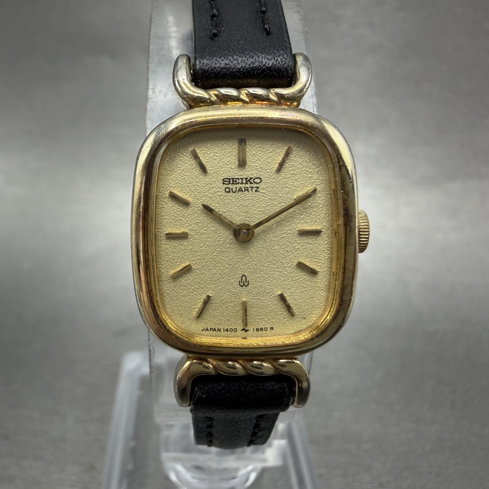 Seiko Tank Watch Women 17mm Champagne Dial Gold Tone 14006050 New Battery0