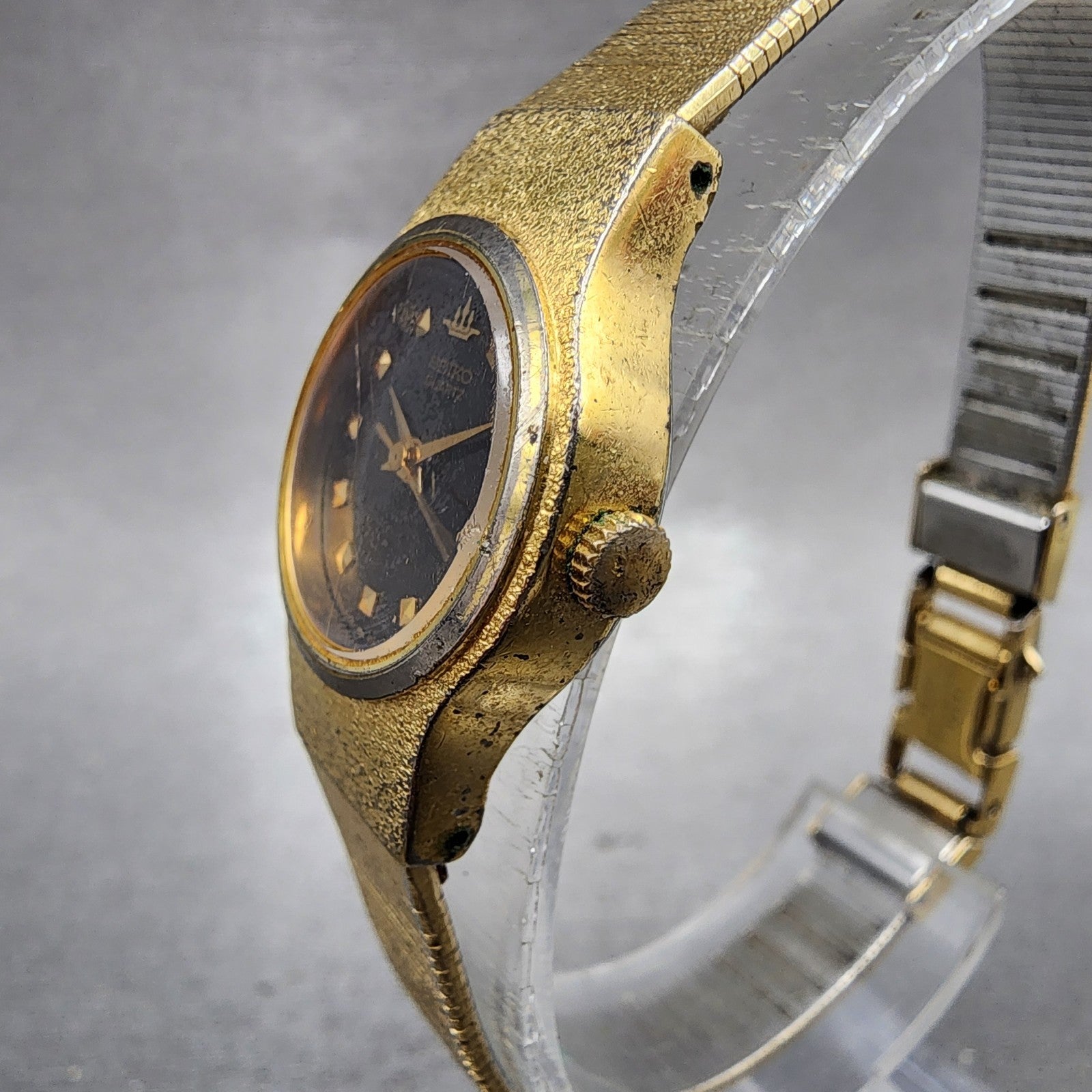 Seiko Watch Women 20mm Black Dial Gold Tone Round 8Y210020 New Battery2