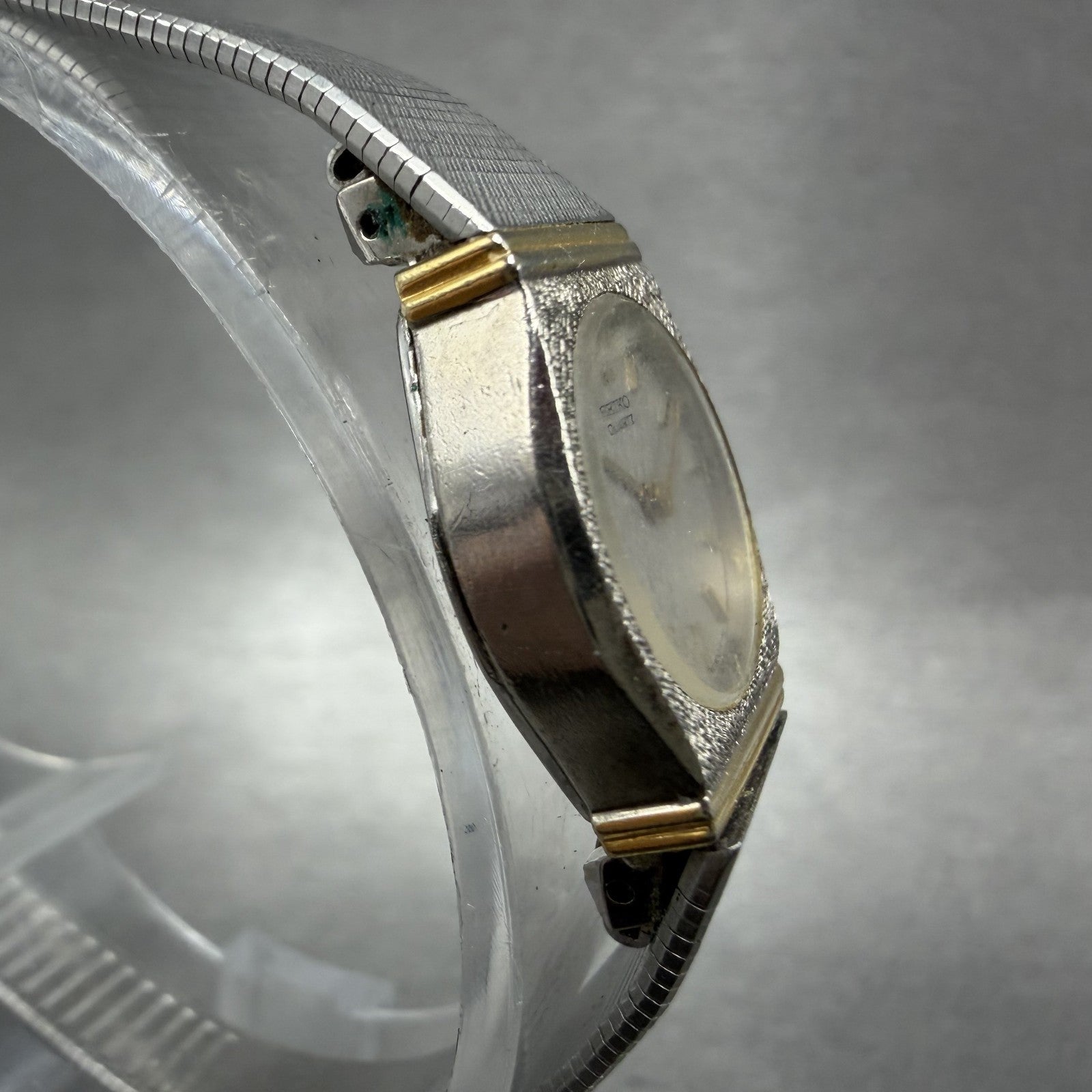 Seiko Watch Women 16mm Silver Dial Two Tone Round 2C20-0259 New Battery3