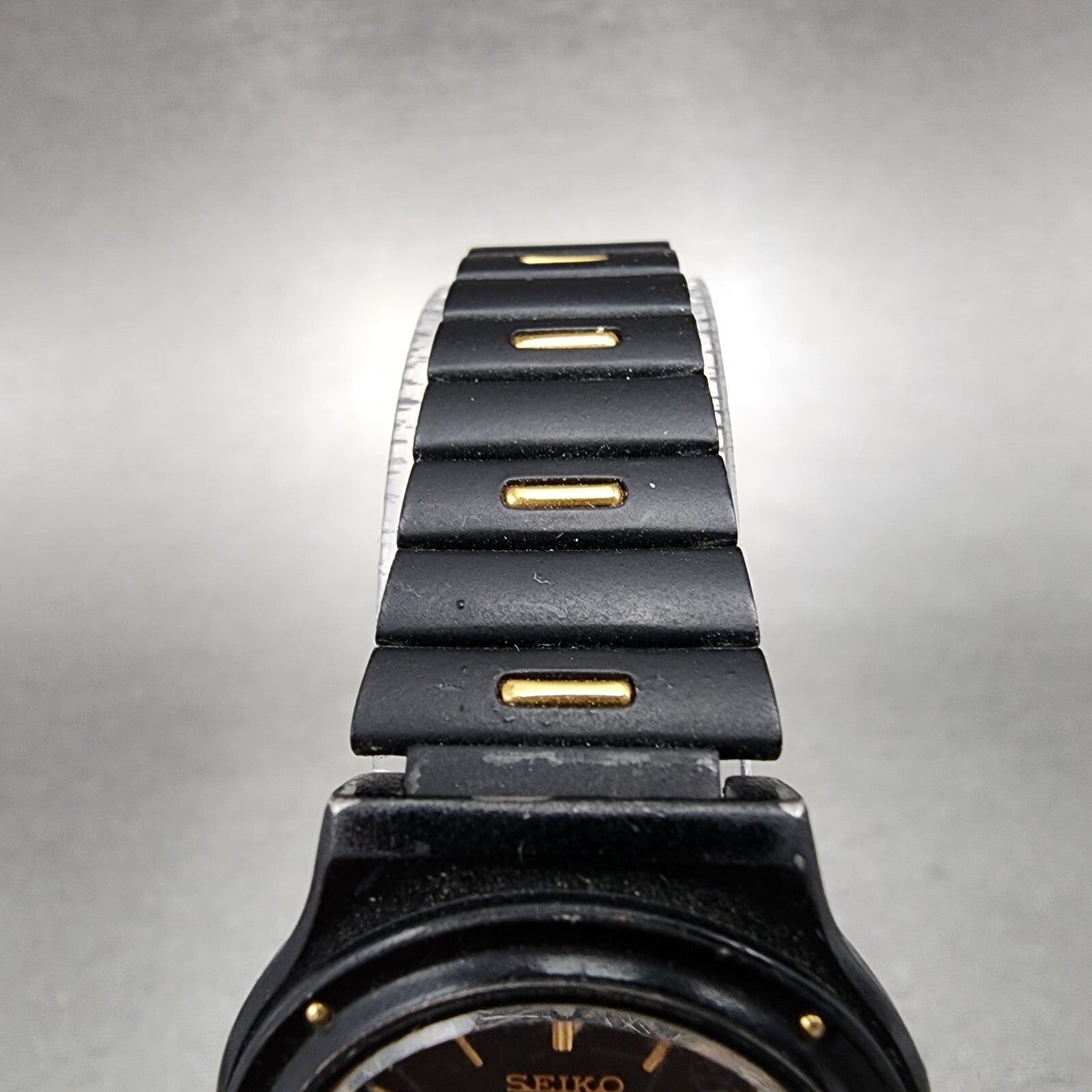 Seiko SQ Sports 100 Watch Women 26mm Black Dial Black Tone Dadyate Round New Bat4