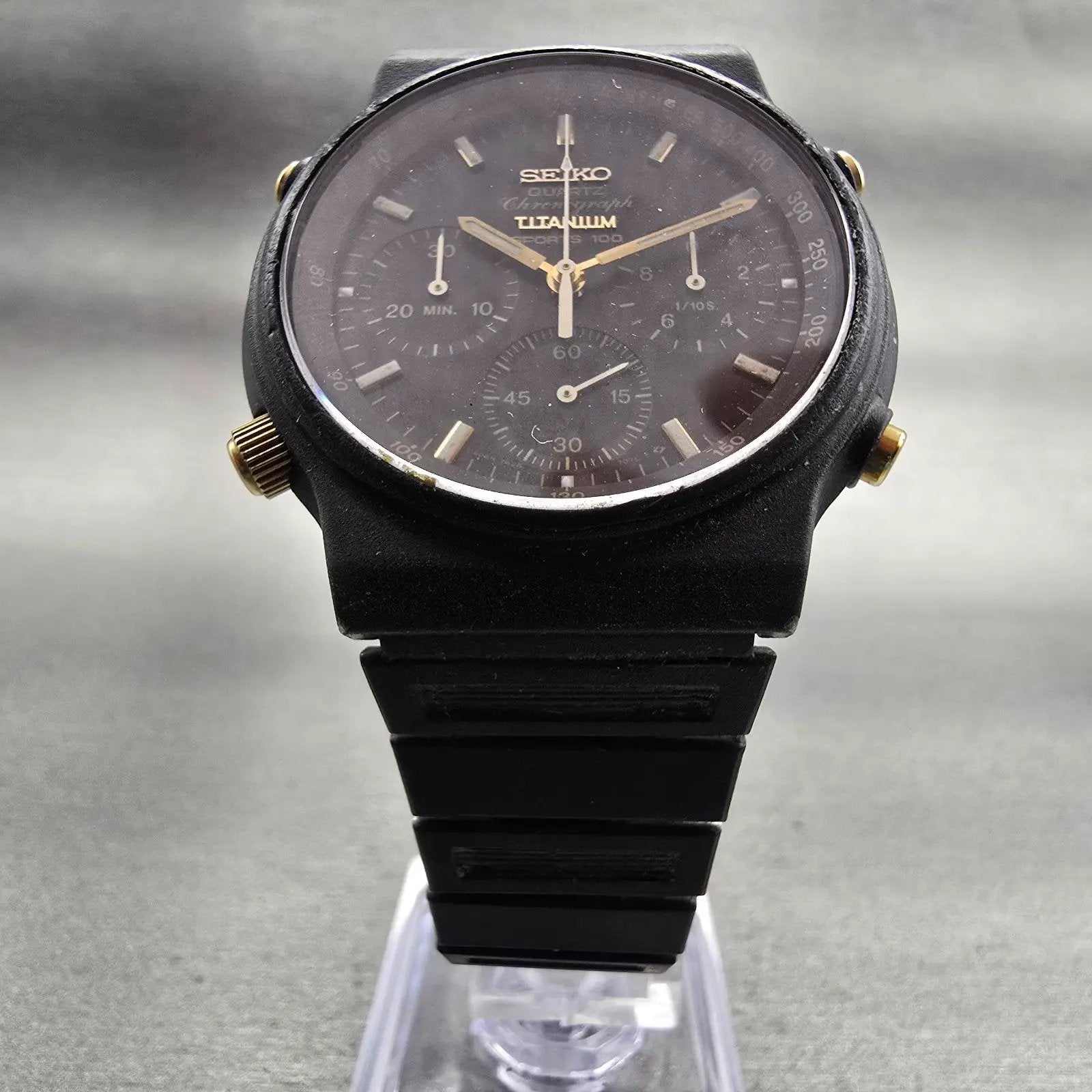Seiko Sports 100 Chronograph Watch Men 39mm Black Dial Titanium 7A28-7069 NewBat5