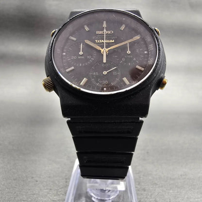 Seiko Sports 100 Chronograph Watch Men 39mm Black Dial Titanium 7A28-7069 NewBat5
