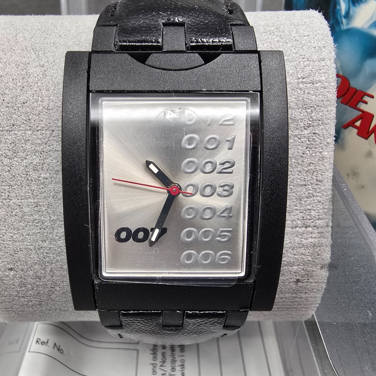 Swatch Turn Over James Bond Die Another Day Watch Men 29mm SUFB100 New Batt NOS1