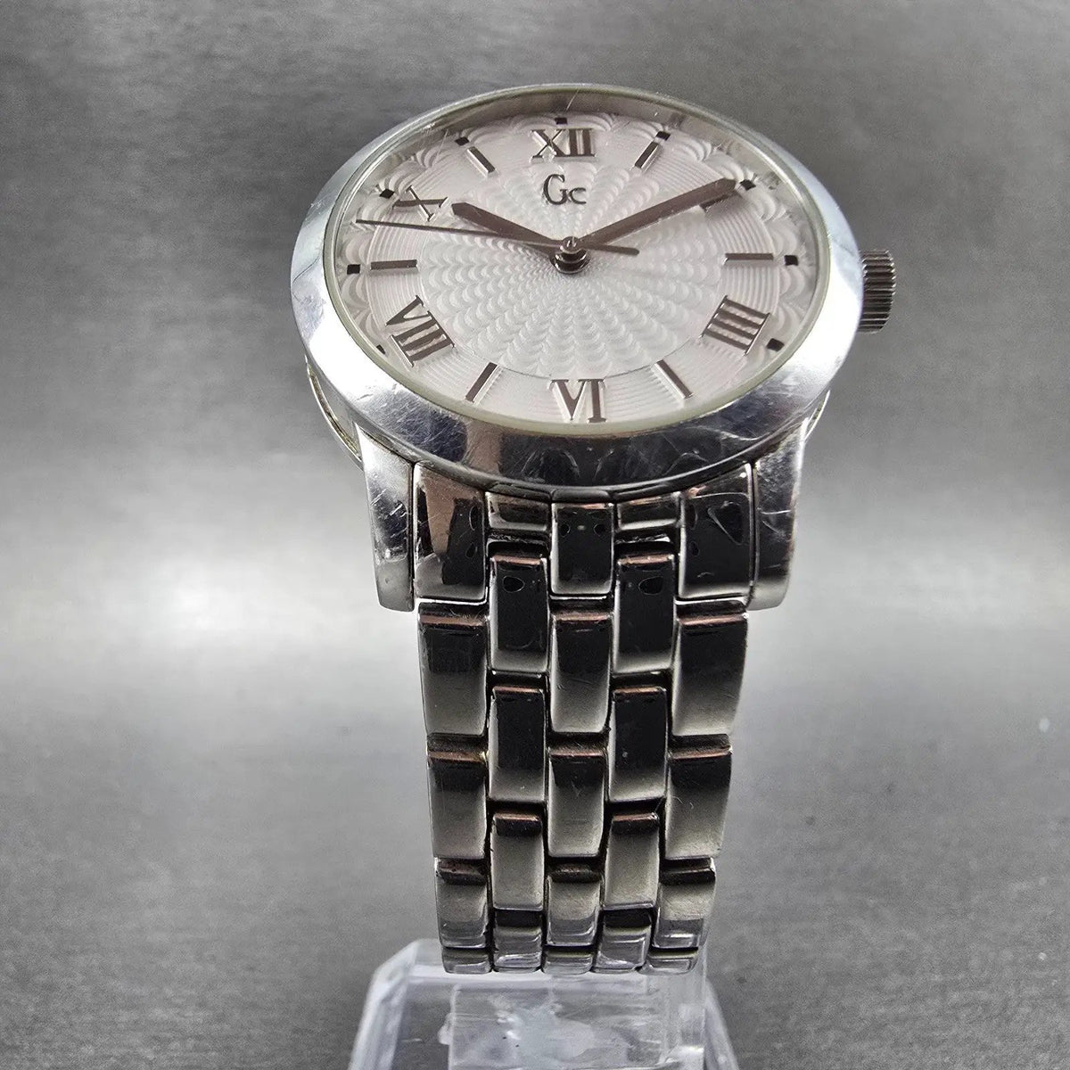 Guess Collection Watch Women 30mm White Dial Silver Tone Round New Battery GC6