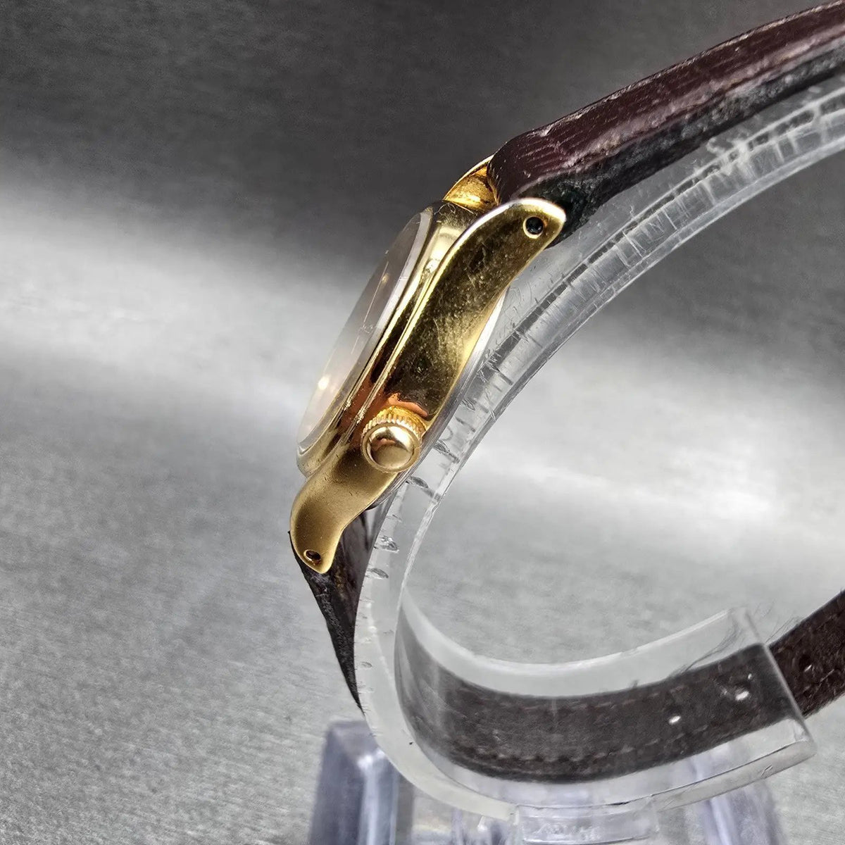Seiko Watch Women 20mm Gold Dial Gold Round 2Y01-0A10 New Battery Vintage JP322