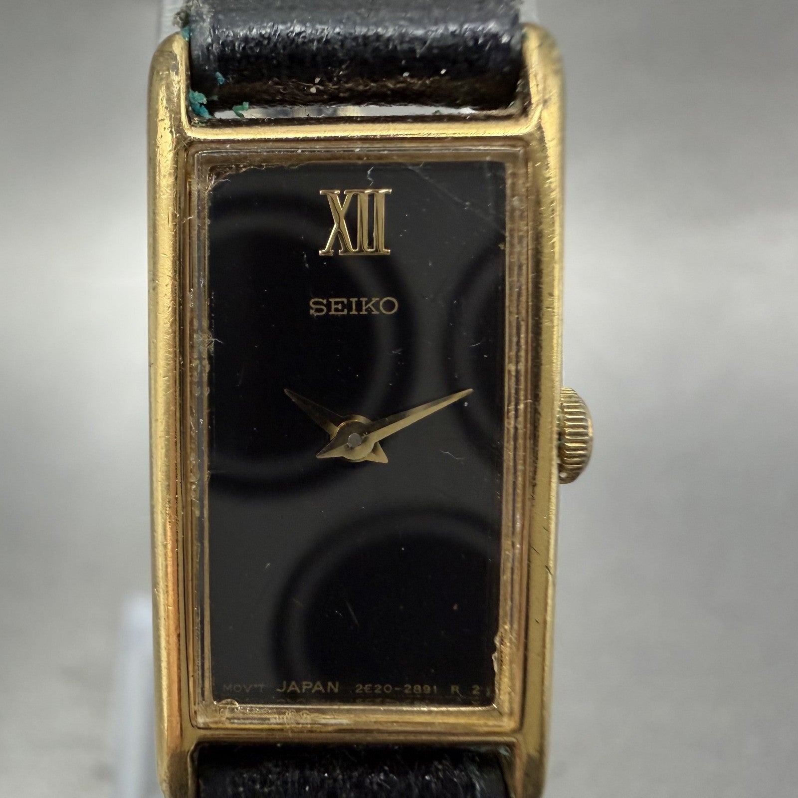 Seiko Tank Watch Women 13mm Black Dial Gold Tone Rectangle 2e206129 New Battery1