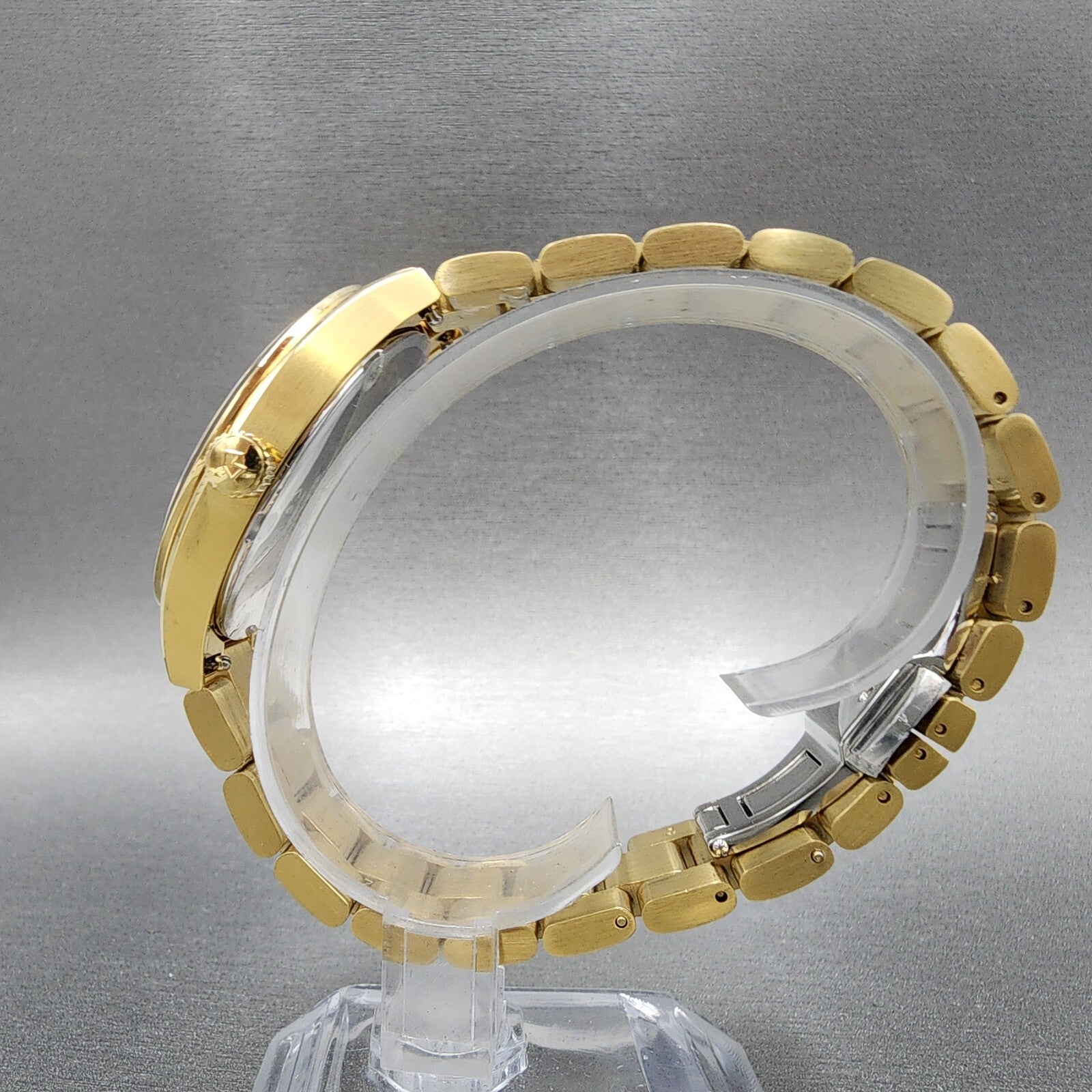 Movado Heritage Datron Watch Men 39mm Blue Dial Gold Tone Date Round 36501436