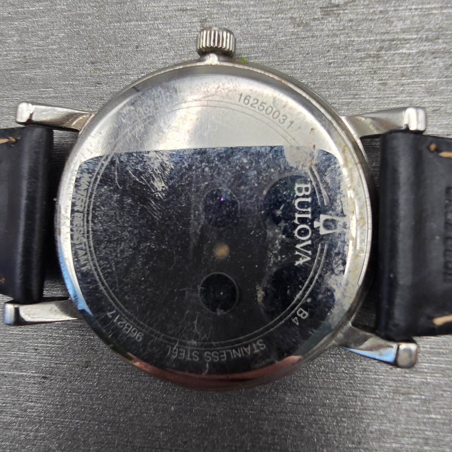 Bulova Watch Men 37mm Silver Dial Silver Tone Date Round 96B217 New Battery10