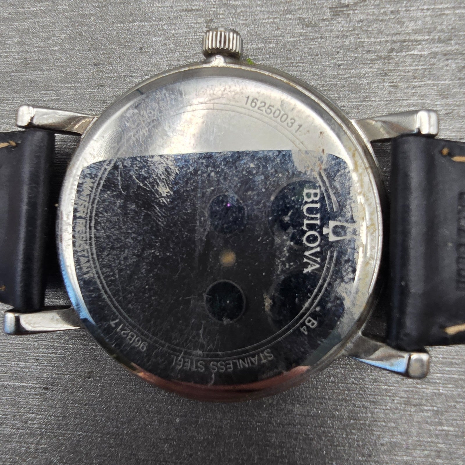 Bulova Watch Men 37mm Silver Dial Silver Tone Date Round 96B217 New Battery10