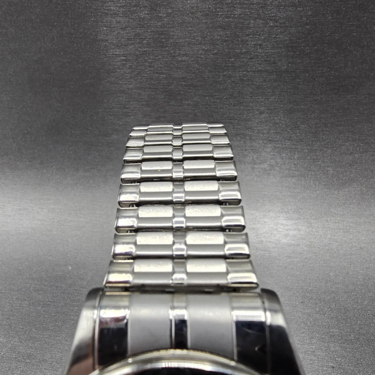 Timex Watch Men 40mm Gray Dial Silver Tone Date Round Indiglo New Battery T2N8504