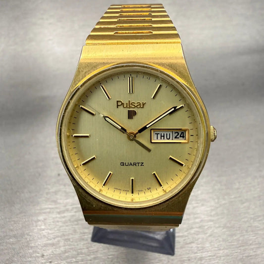 48304702