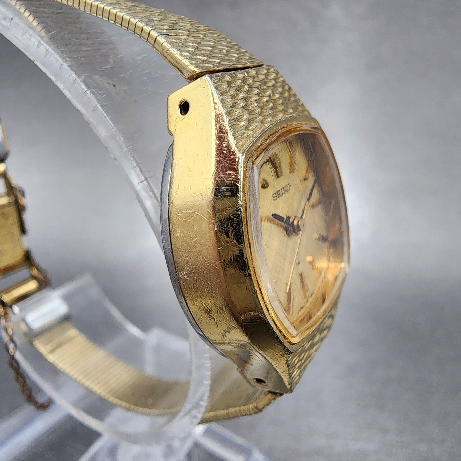 VTG Seiko Watch Women 21mm Gold Dial Gold Tone Rectangle Manual Wind Runs3