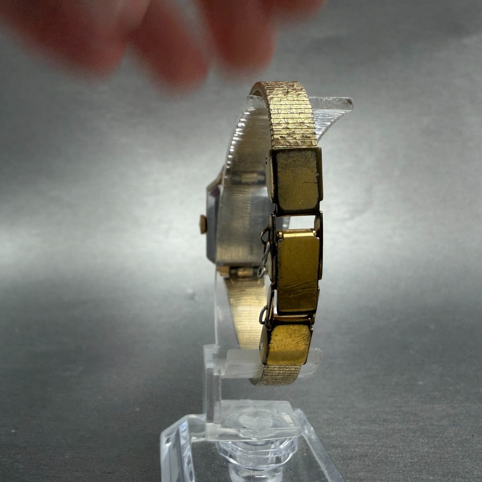 Seiko Tank Watch Women 18mm Green Dial Gold Tone Manual Rectangle 11-3990 Runs7