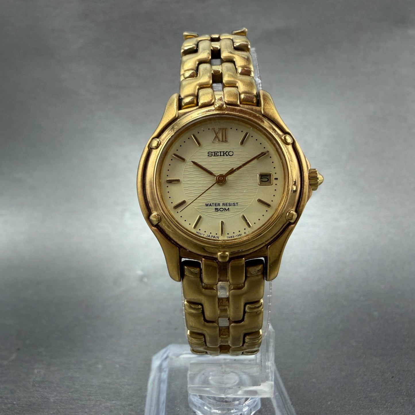 Seiko Watch Women 26mm Champagne Dial Gold Tone Date Round 7n82-0599 New Batt M65