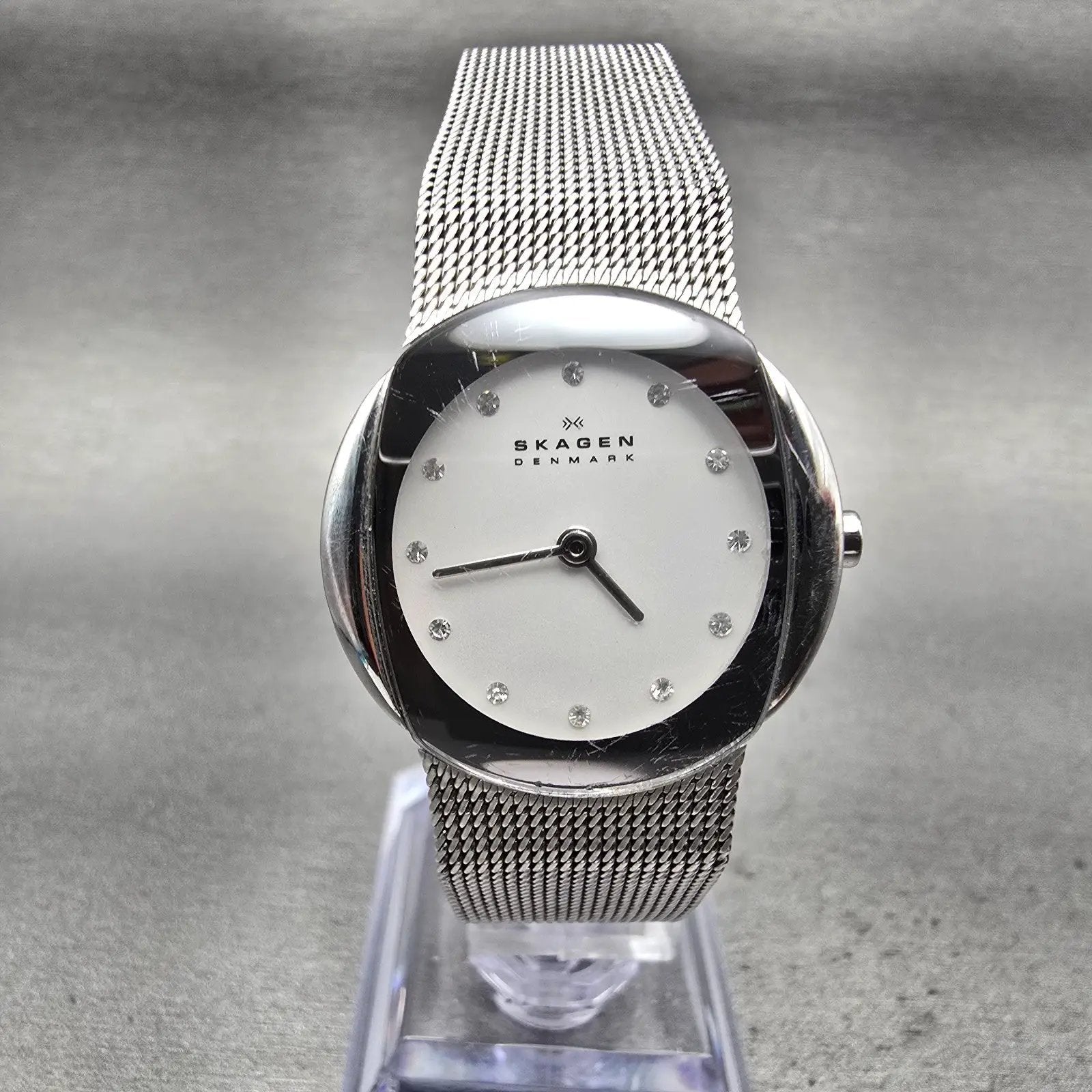 Skagen Watch Women 26mm White Dial Silver Tone Round 589SSS New Battery0