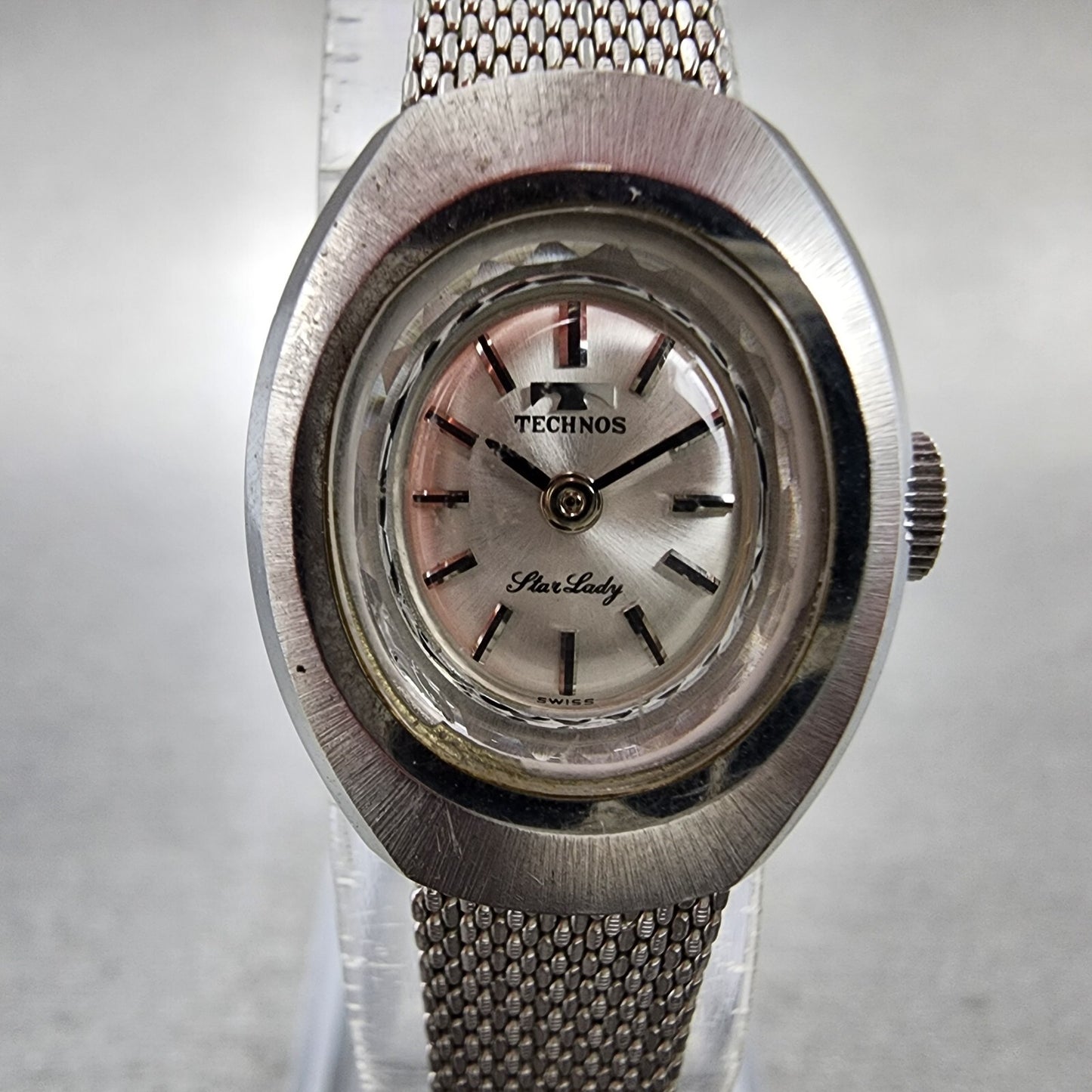 Technos Star lady Watch Women 19mm Silver Dial Steel Oval Manual Wind Runs VTG1