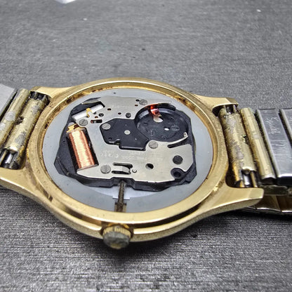 Seiko 5Y23A Quartz Movement Works Daydate W/Case And Hands Vintage4
