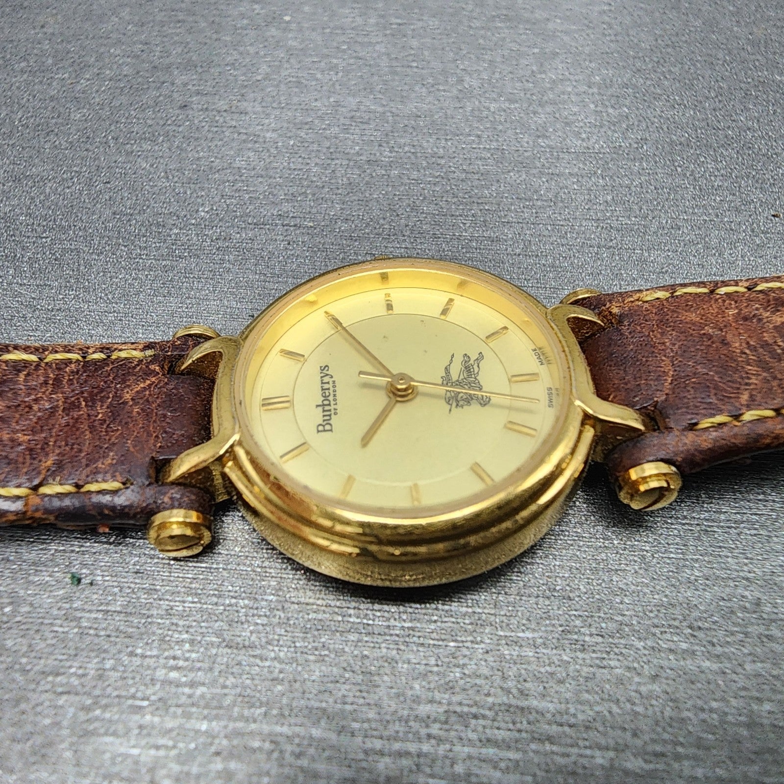 Burberry Watch Women 24mm Champagne Dial Gold Tone Round 3200 VTG PARTS6
