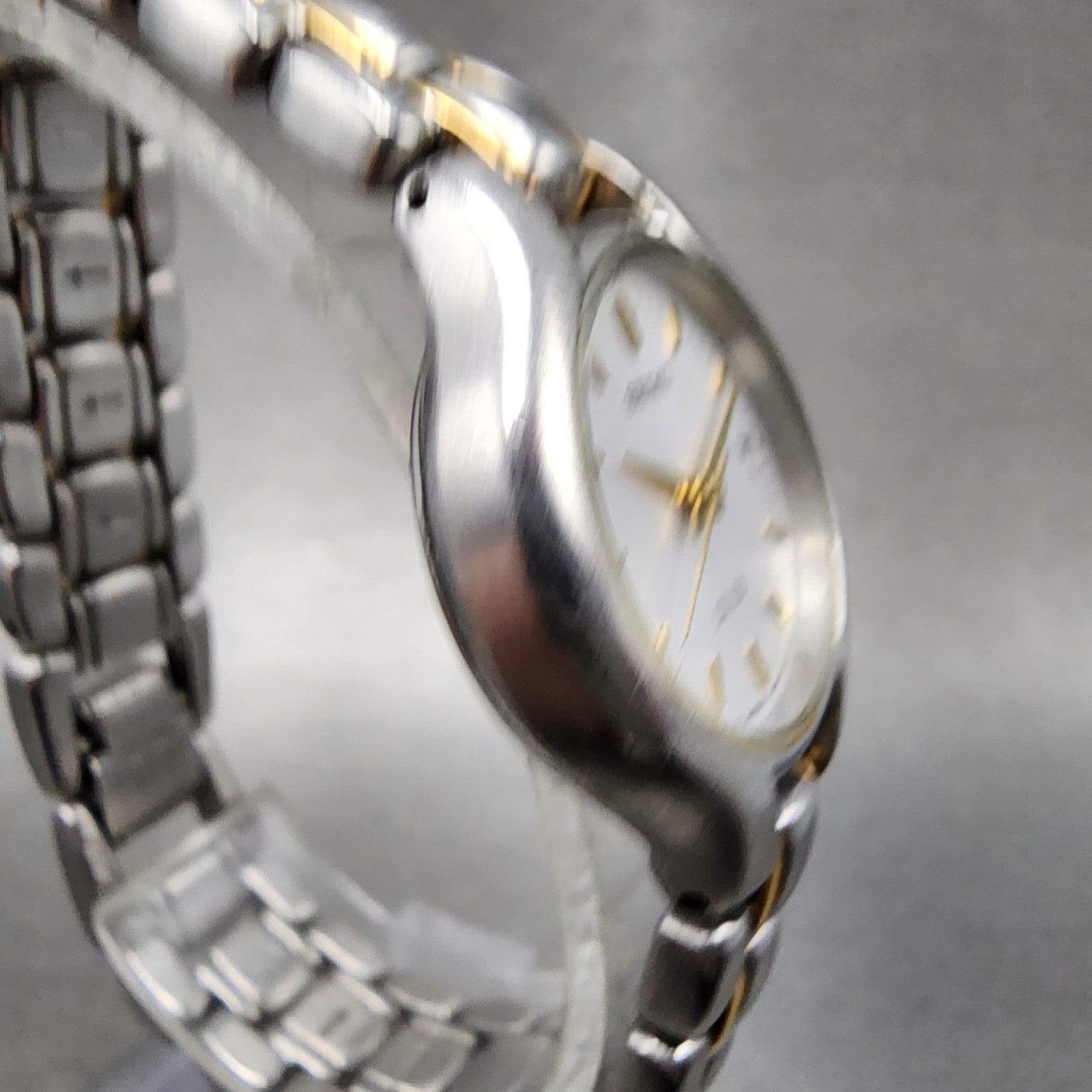 Seiko SQ 50 Watch Women 25mm White Dial Two Tone Date 7n820301 New Battery3
