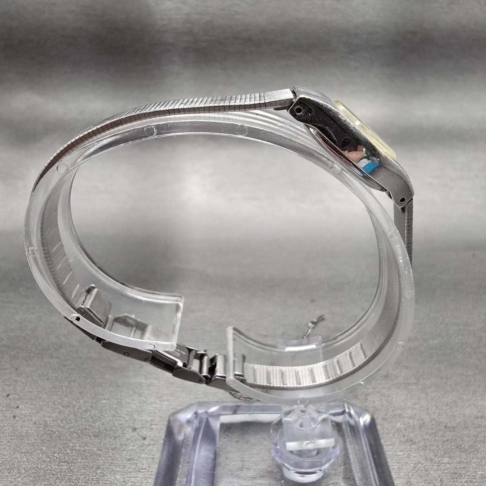 Seiko Watch Women 17mm Silver Dial Silver Tone Oval 5420-0029 New Battery VTG8