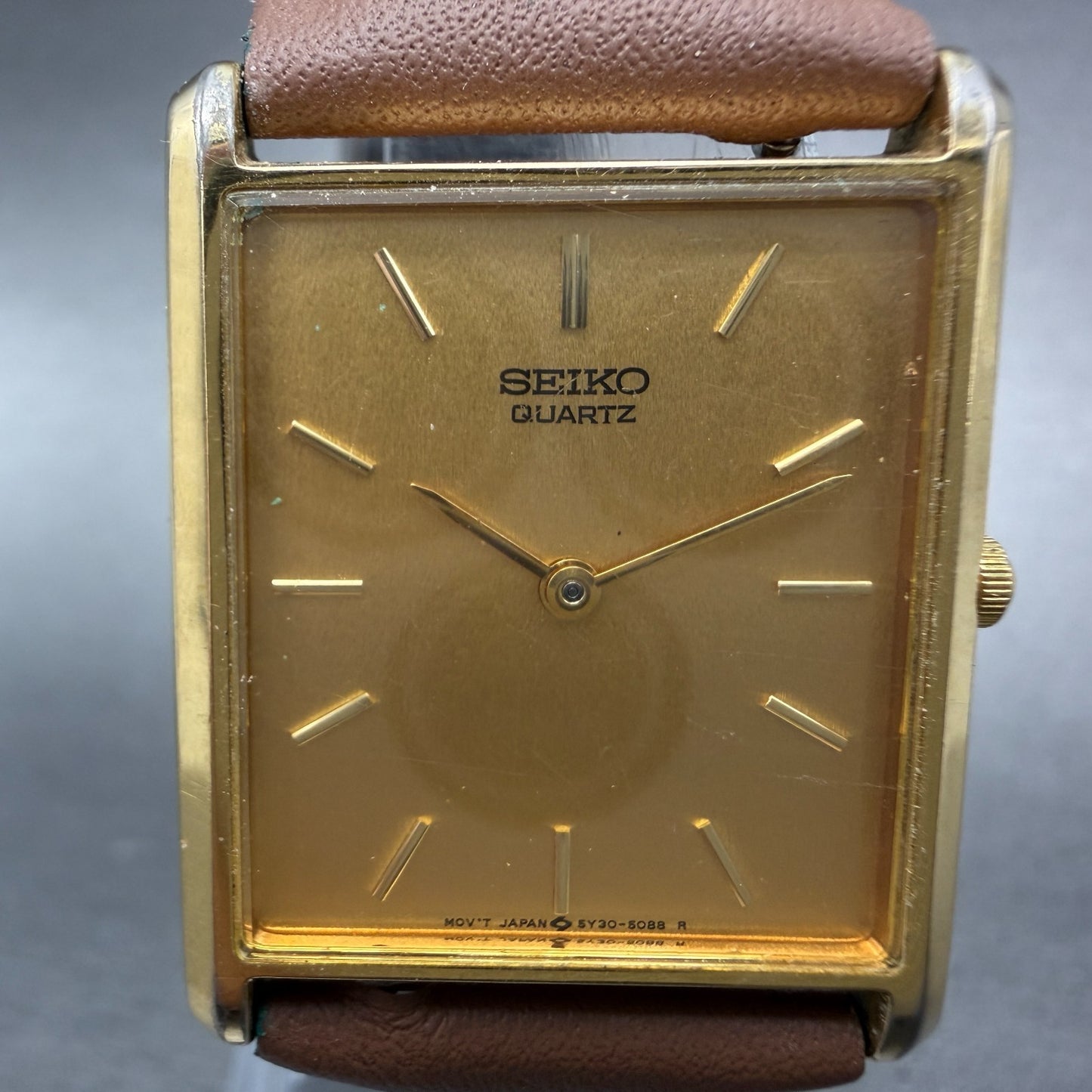 Seiko Tank Watch Men 25mm Champagne Dial Gold Tone Rectangle 5y30-5069 New BattE1