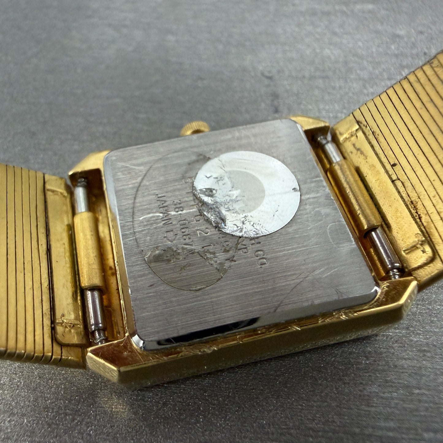Citizen Tank Watch Unisex 25mm Champagne Dial Gold Tone 4031-490649 New Battery9