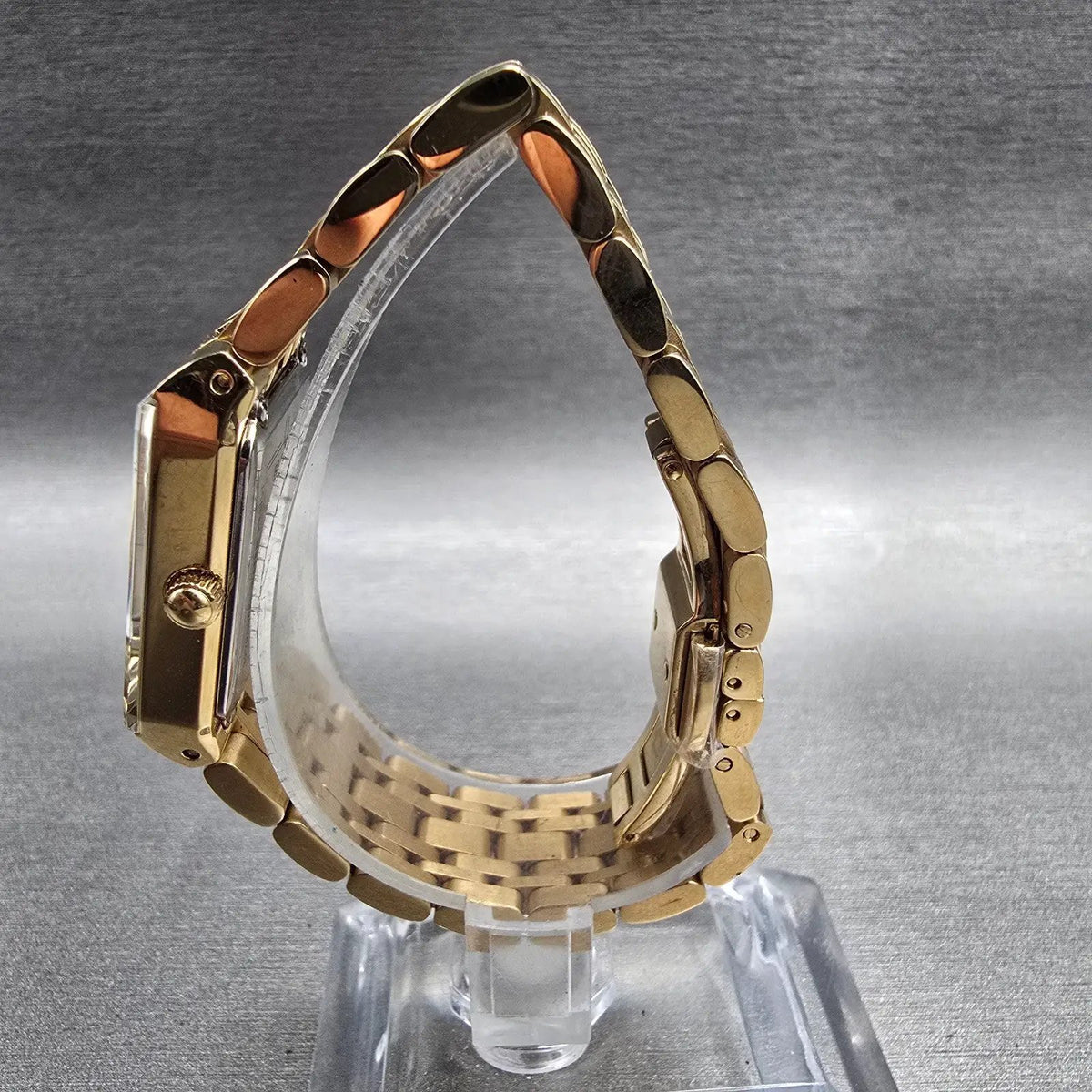 Bulova Futuro Quadra Watch Women 20mm Gold Dial Gold Tone 97P140 New Battery6