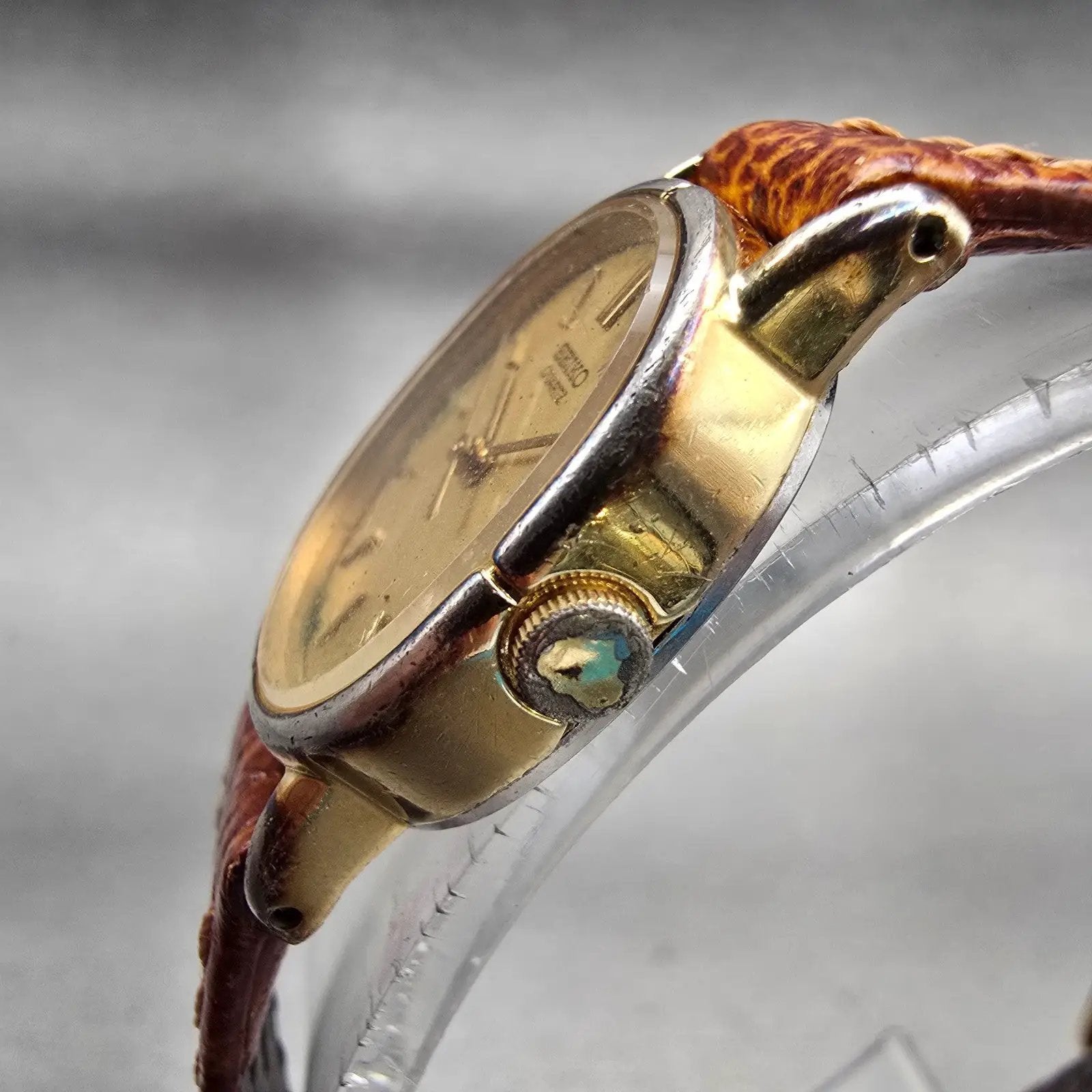 Seiko Watch Women 20mm Gold Dial Gold Tone Oval 3421-5320 New Battery Vintage2
