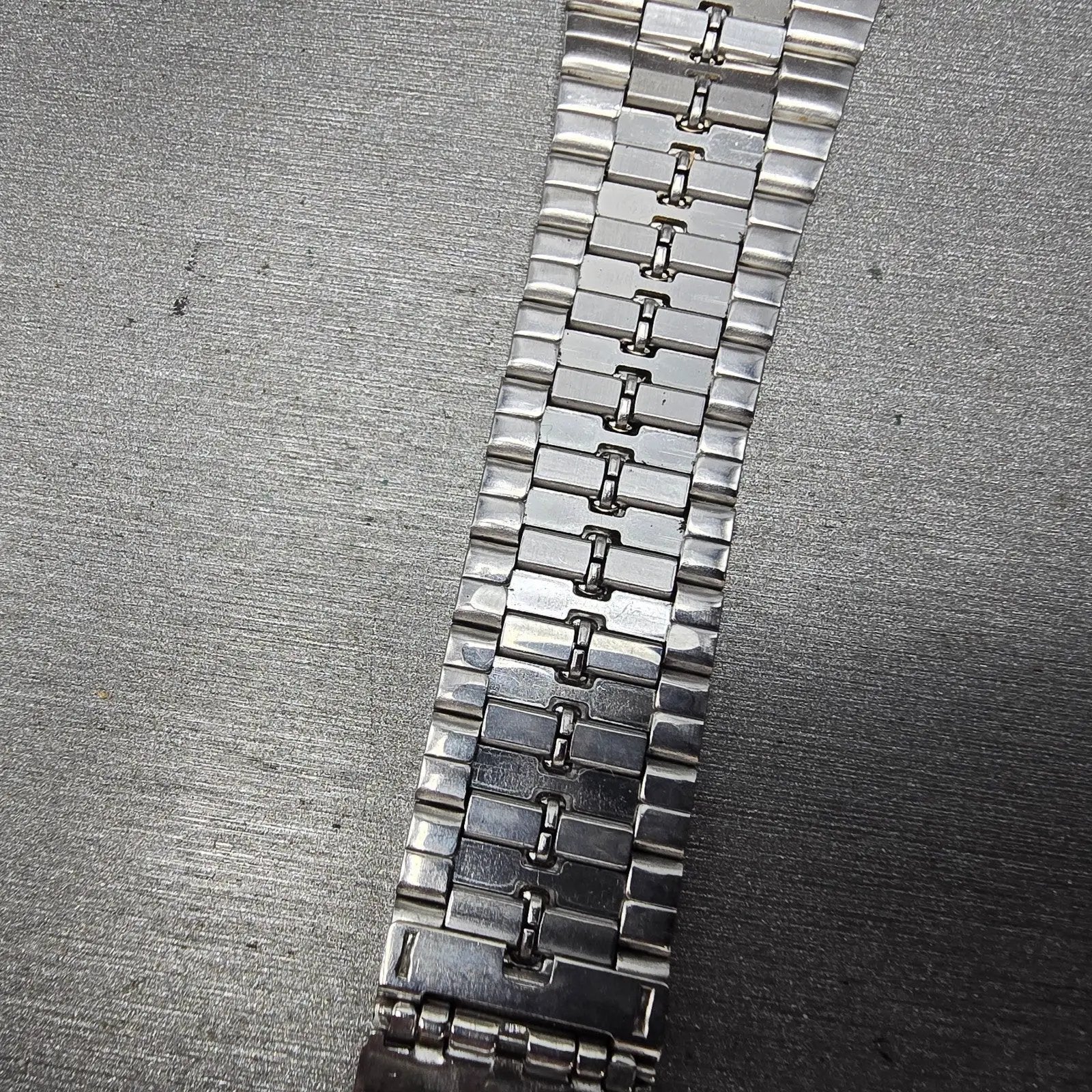 Seiko Bracelet 18mm Stainless Steel Gold Tone Vintage Japan Z1332L Broken Clasp14