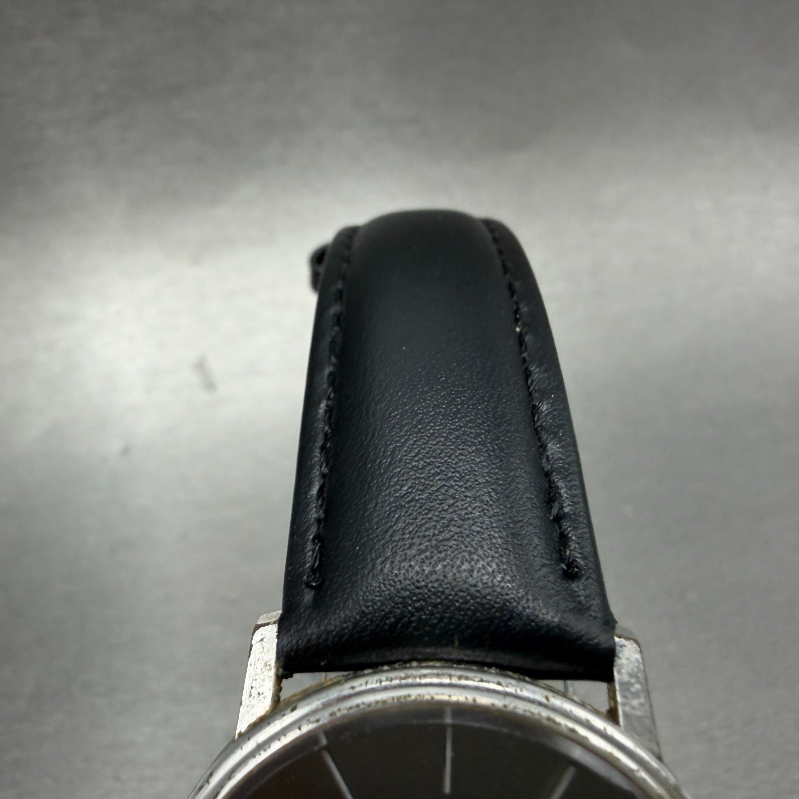 Orient Watch Men 32mm Black Dial Silver Tone Round Y050602-00 New Battery VTG4